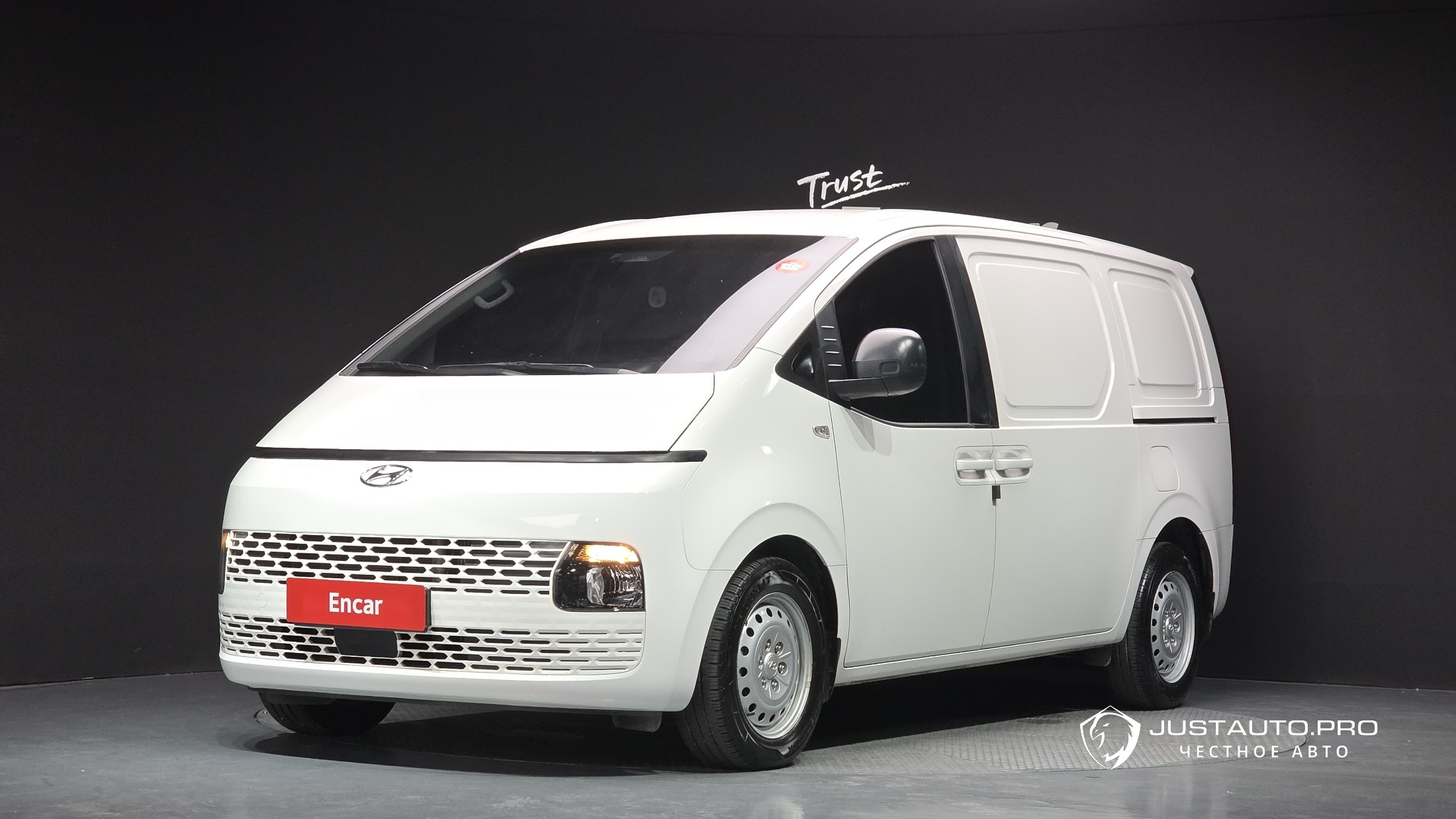 Автомобиль Hyundai Staria