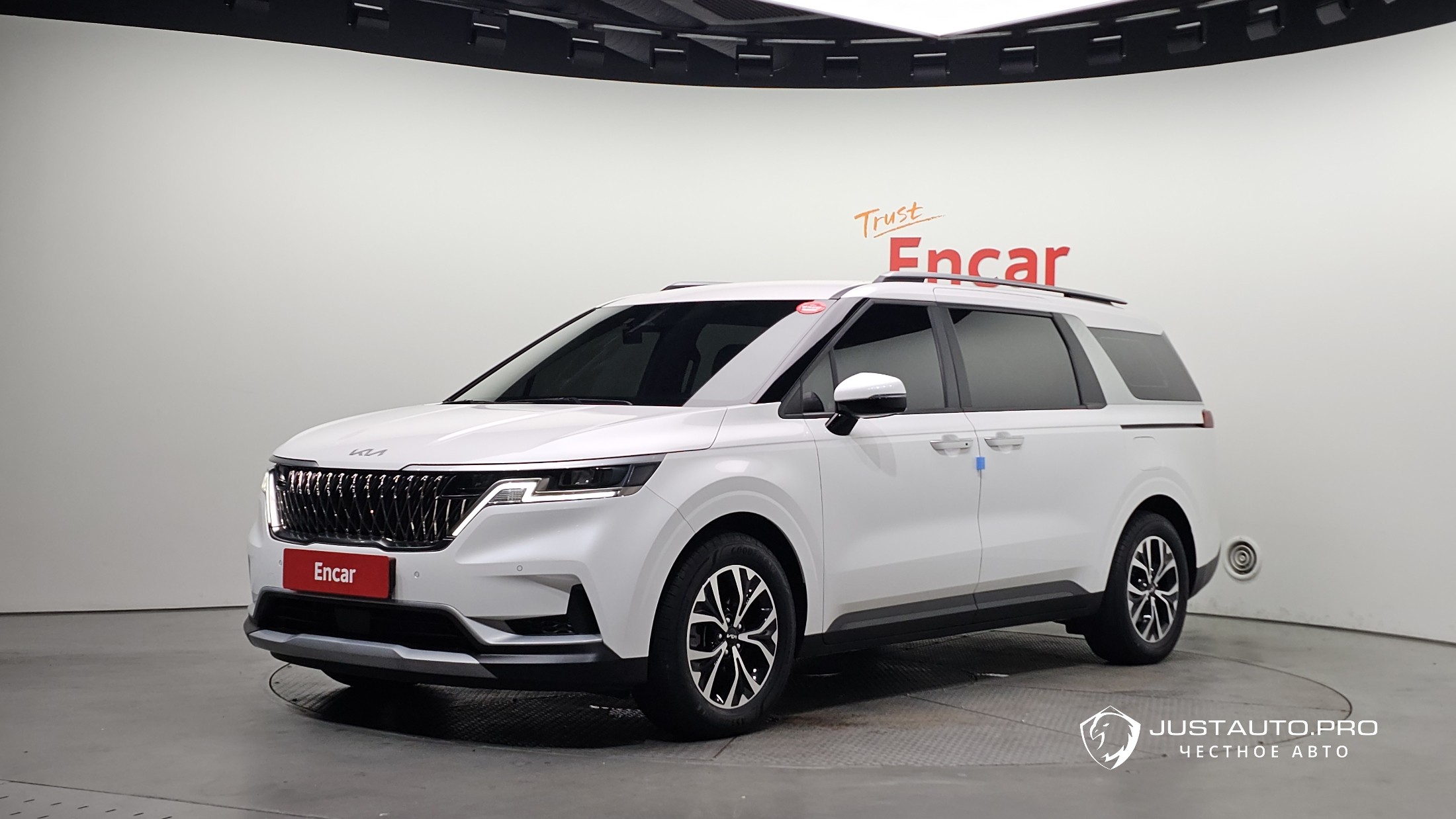 Автомобиль Kia Canival
