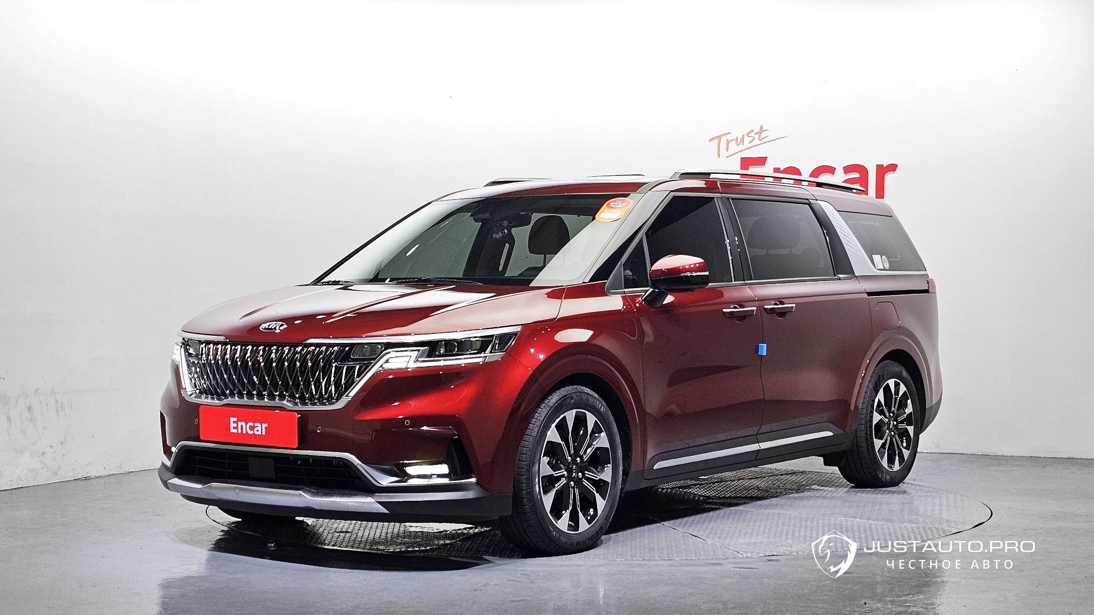 Автомобиль Kia Canival