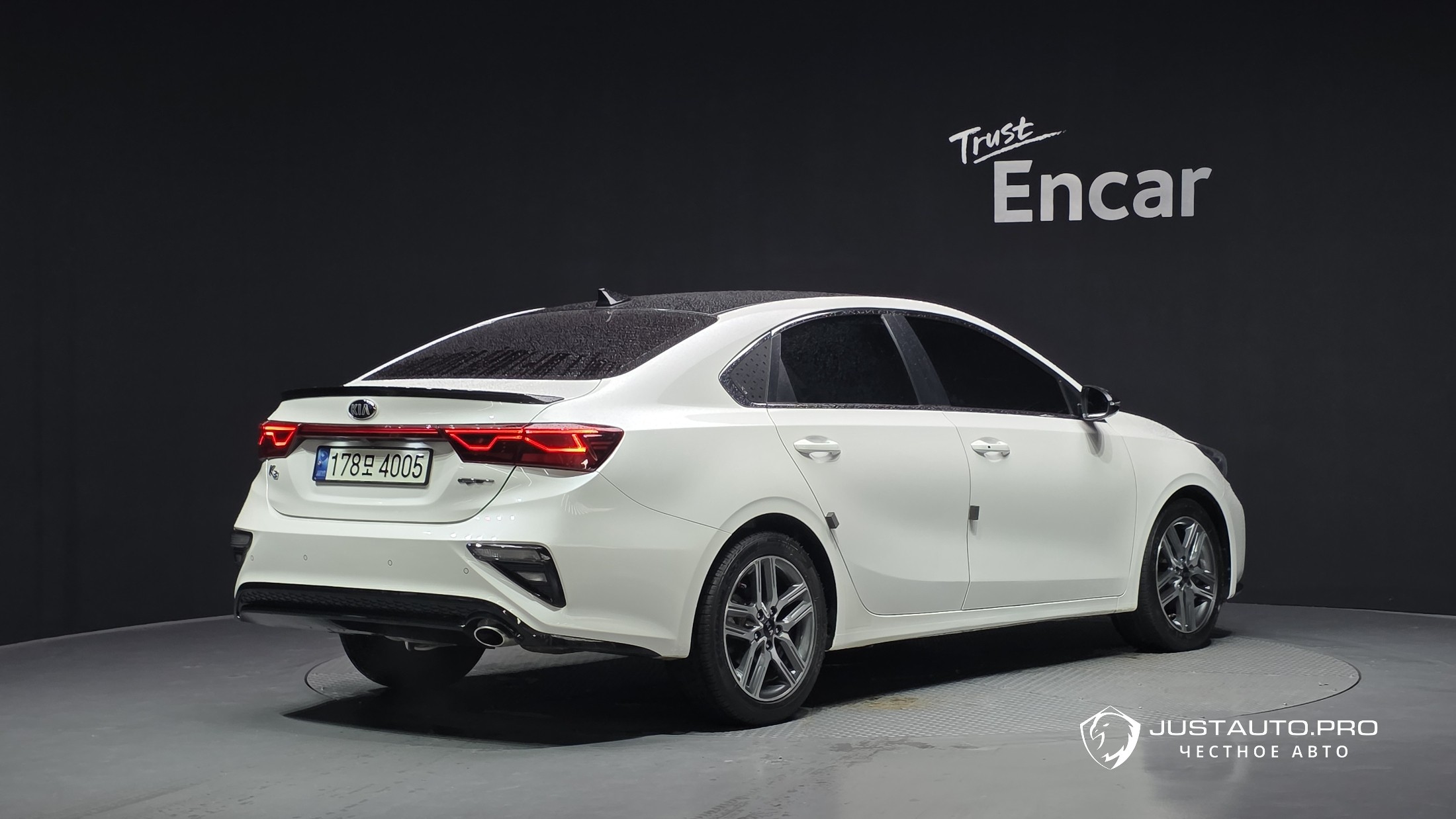 Автомобиль Kia K3