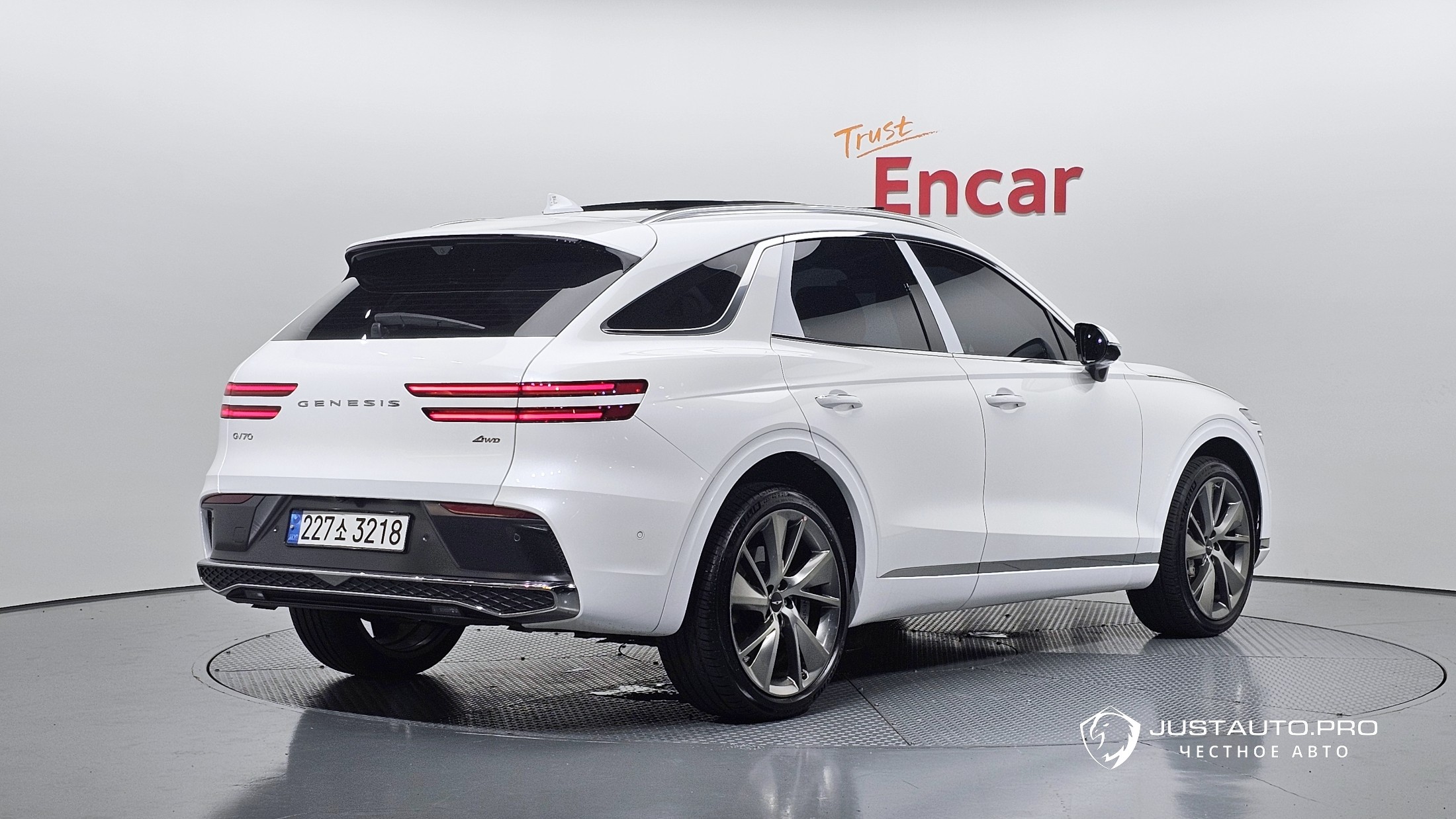 Автомобиль Genesis GV70