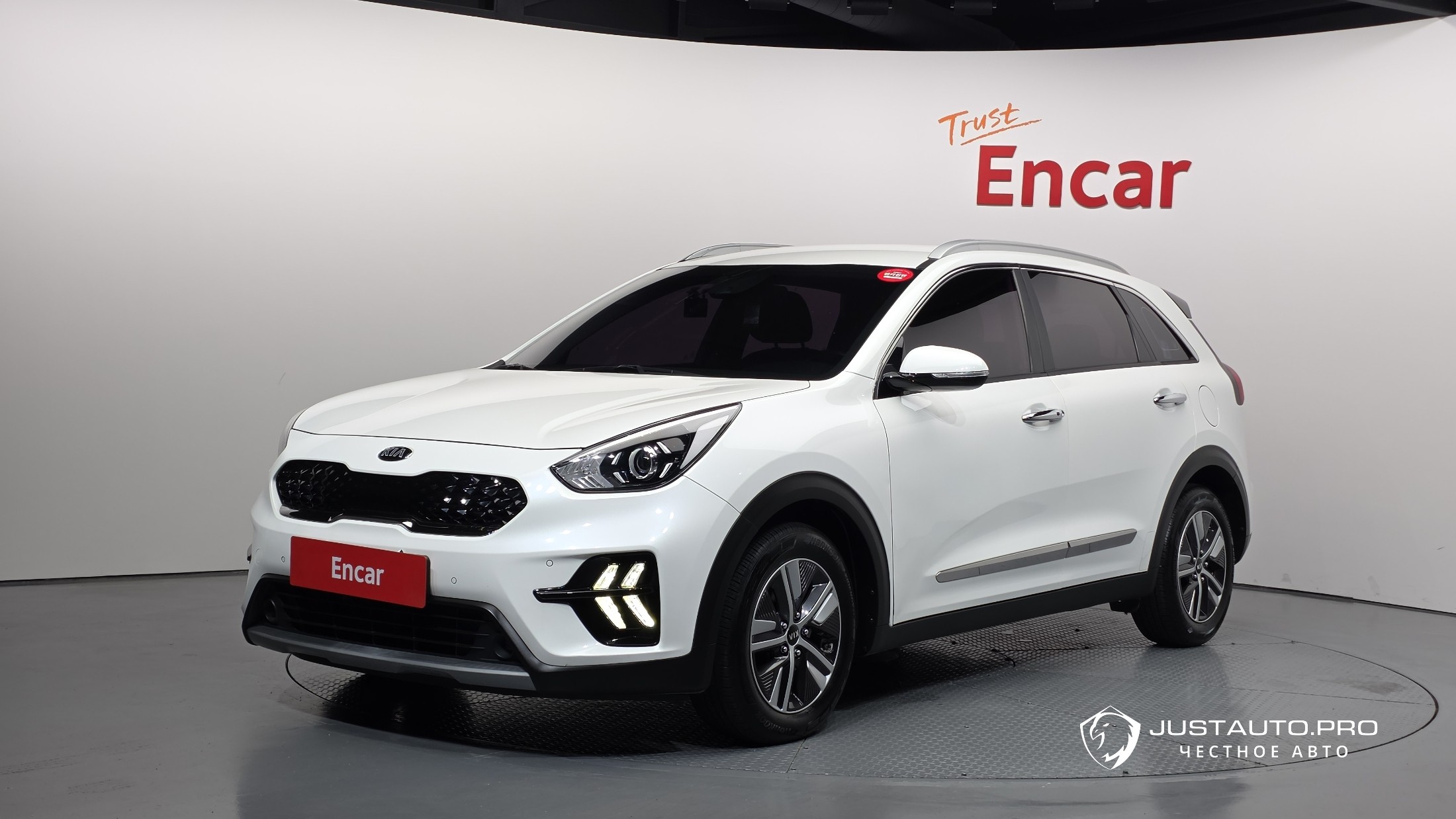 Автомобиль Kia Niro