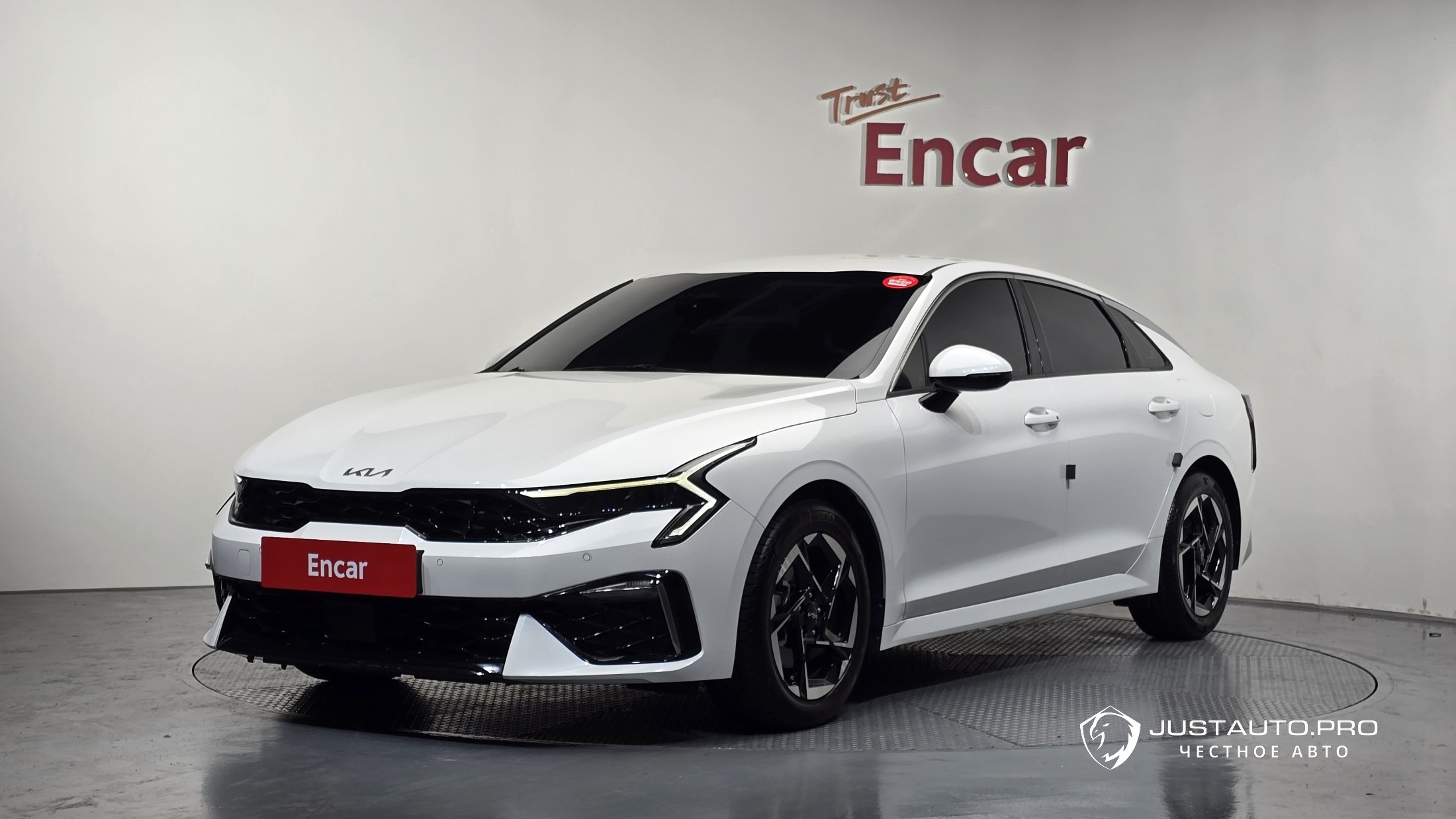 Автомобиль Kia K5