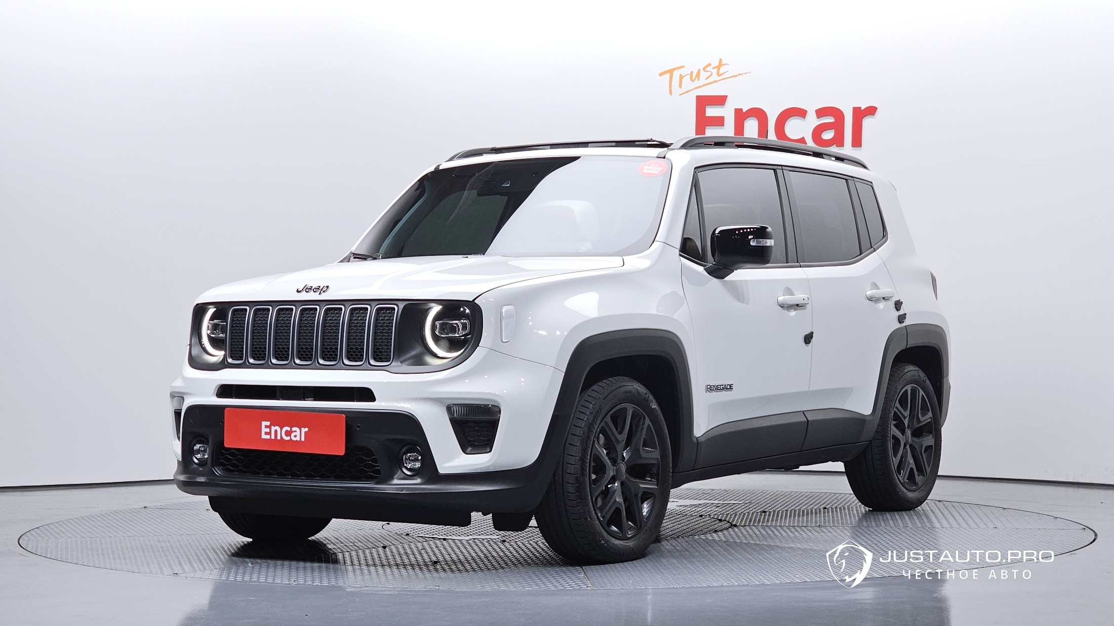 Автомобиль Jeep Renegade
