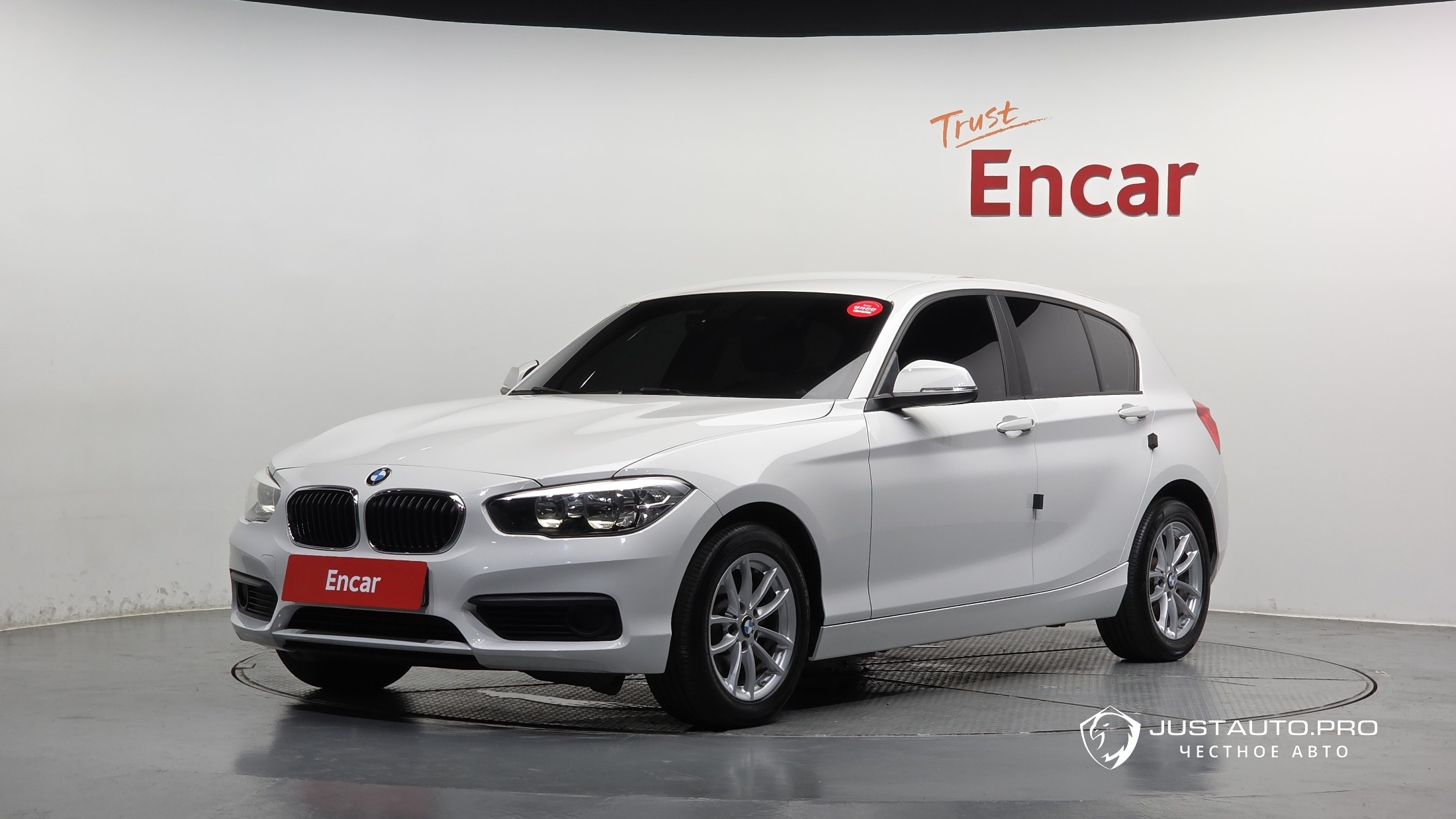 Автомобиль BMW 1-Series