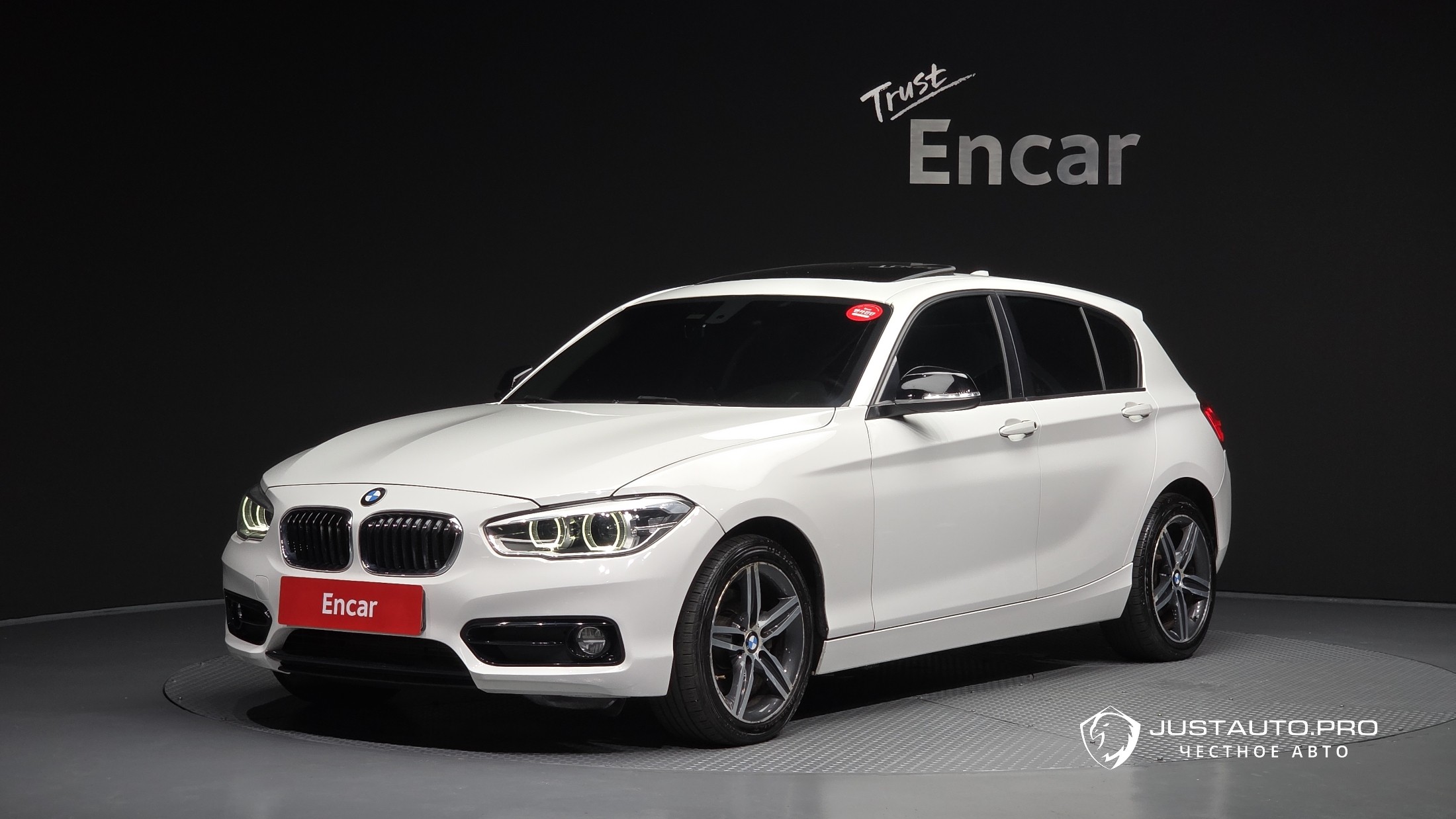 Автомобиль BMW 1-Series