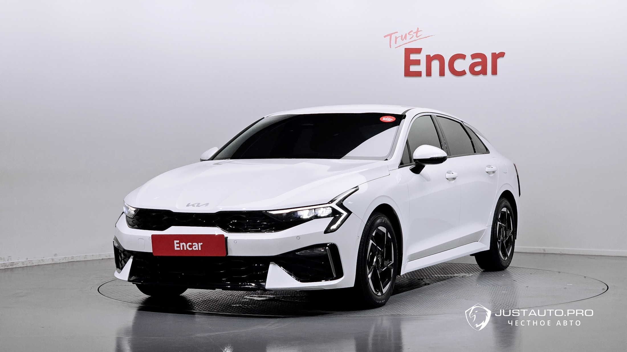 Автомобиль Kia K5