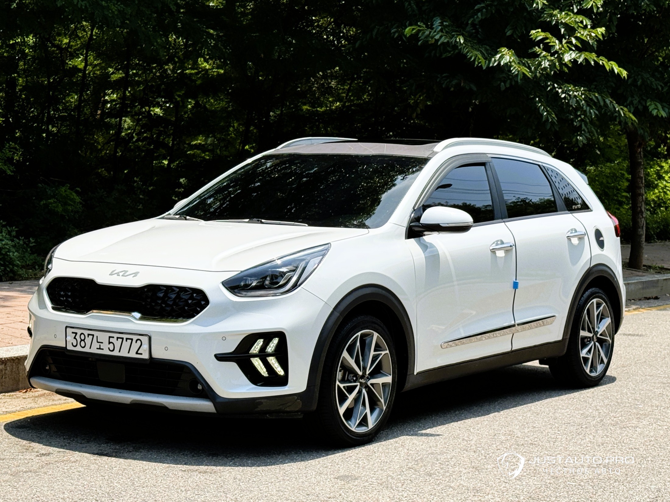Автомобиль Kia Niro