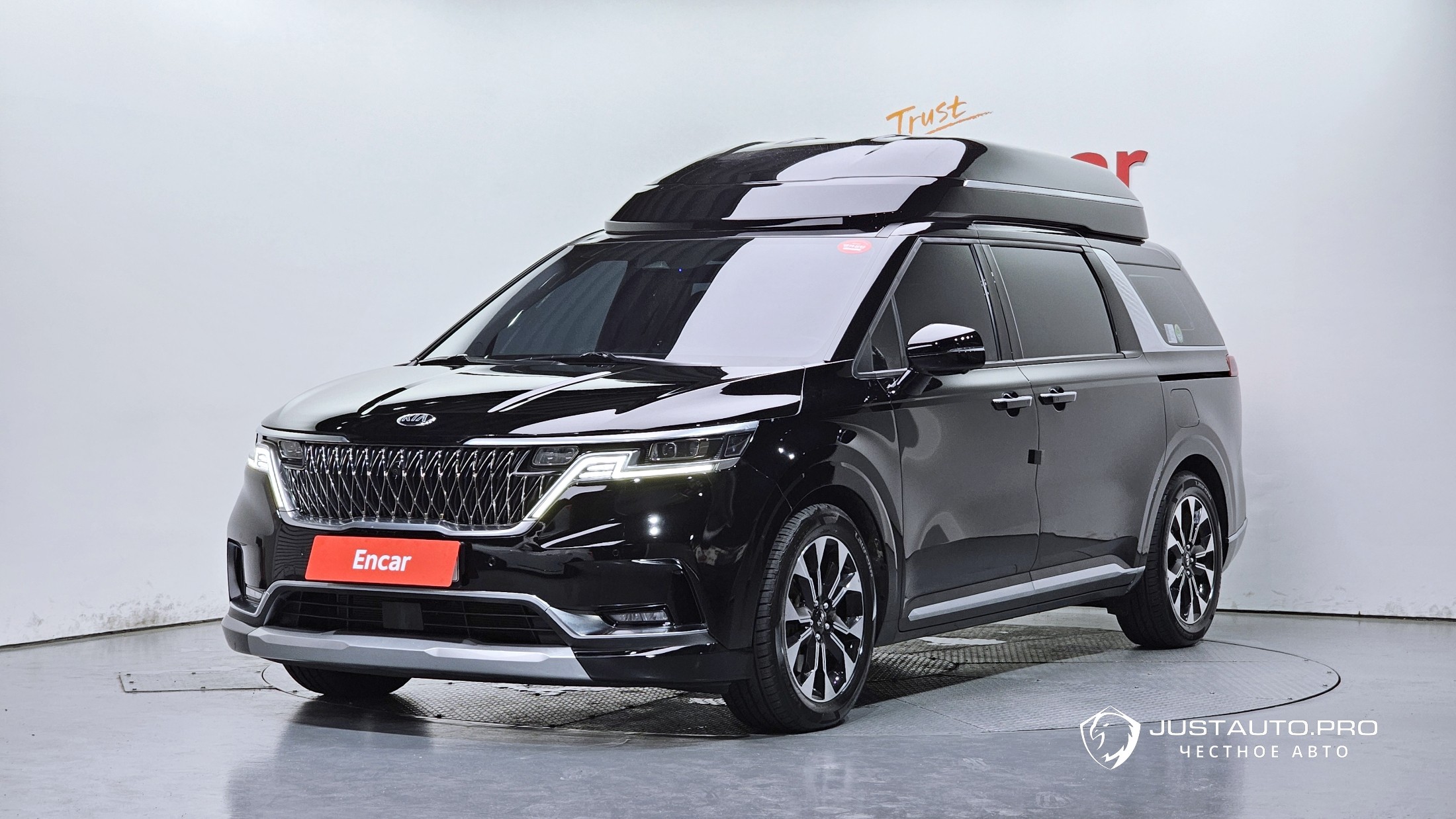 Автомобиль Kia Canival