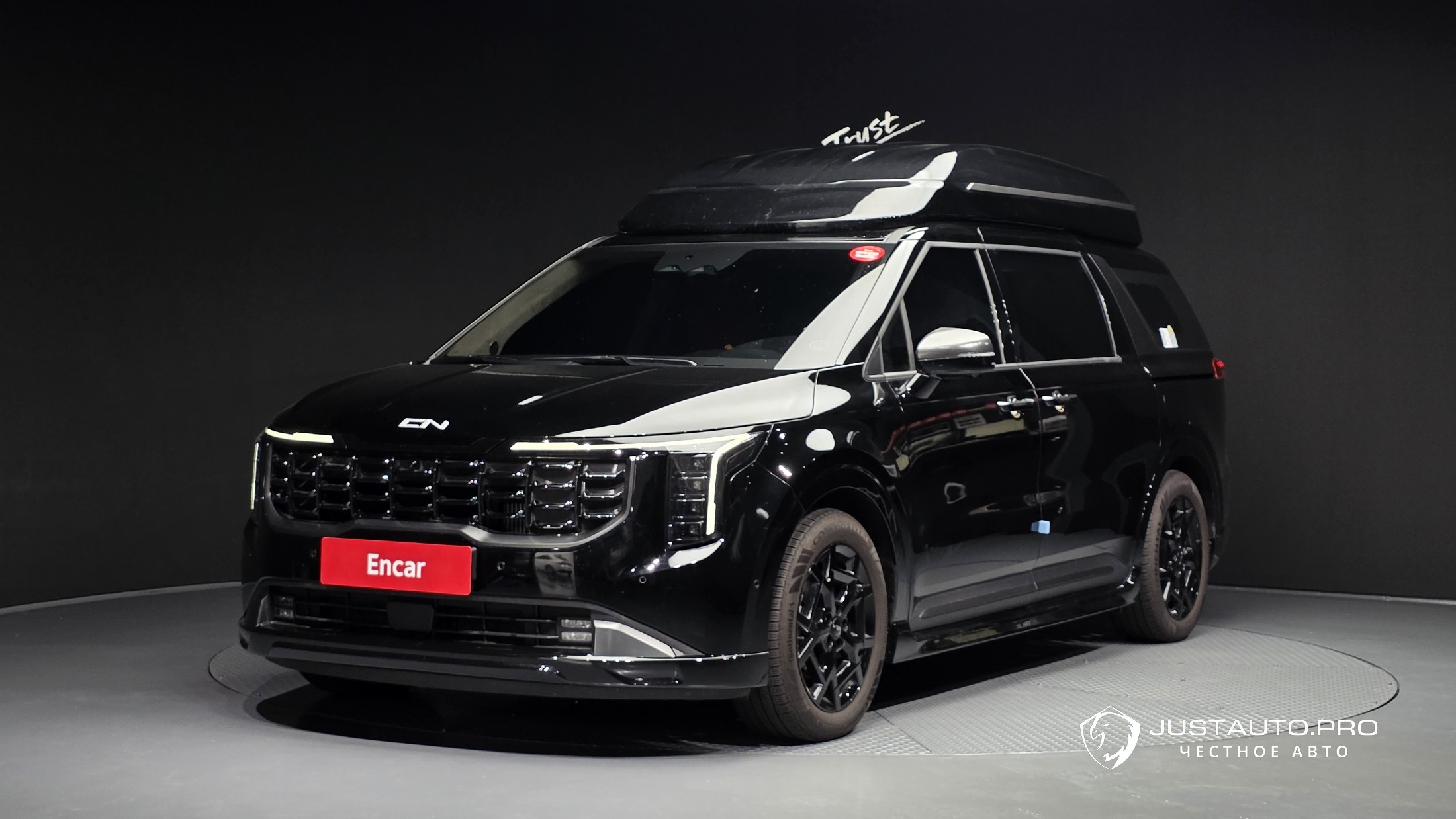 Автомобиль Kia Canival