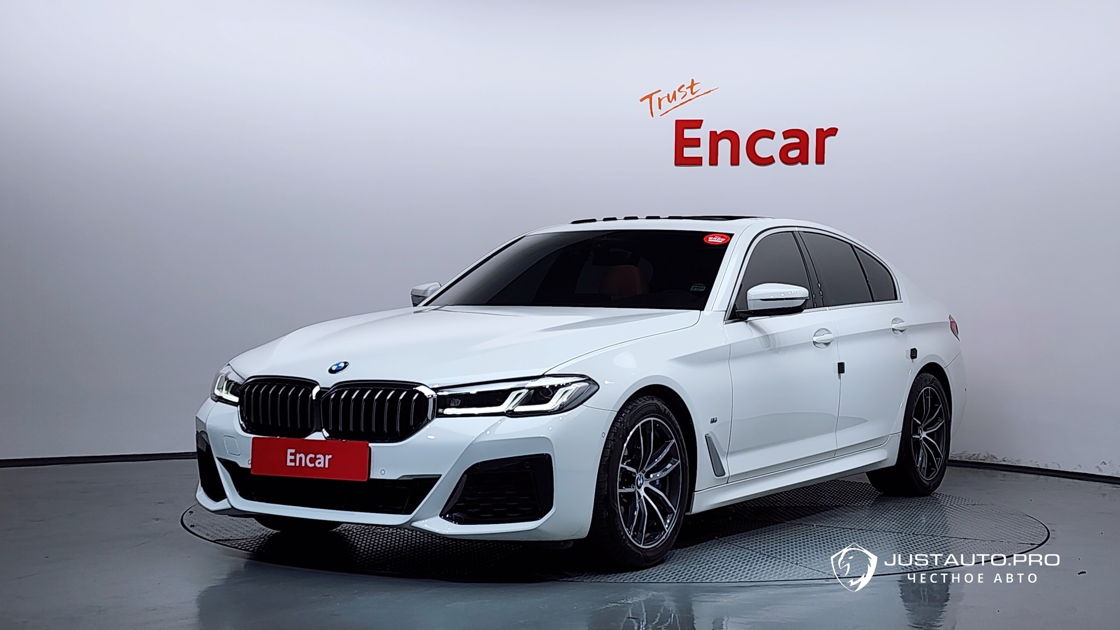 Автомобиль BMW 5-Series