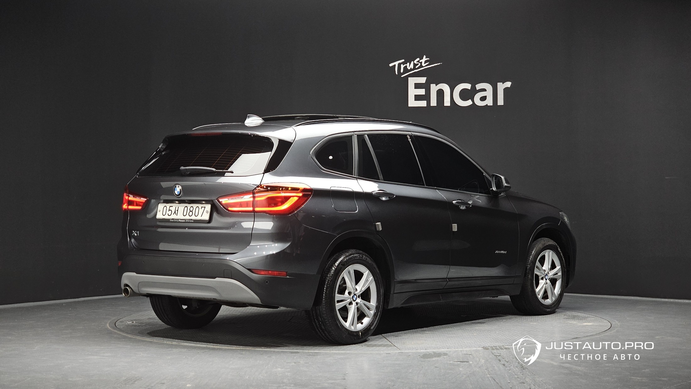 Автомобиль BMW X1
