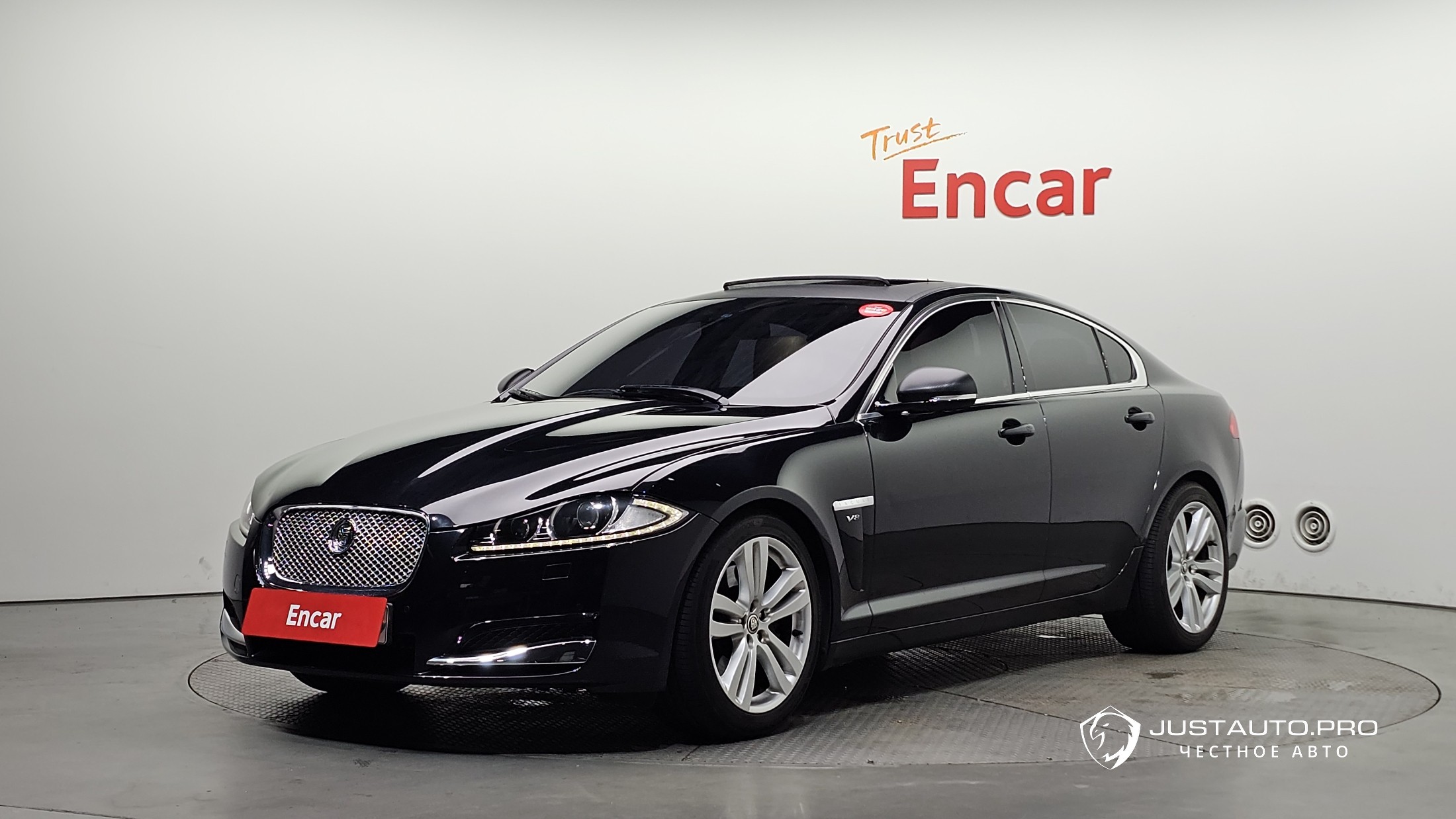 Автомобиль Jaguar XF