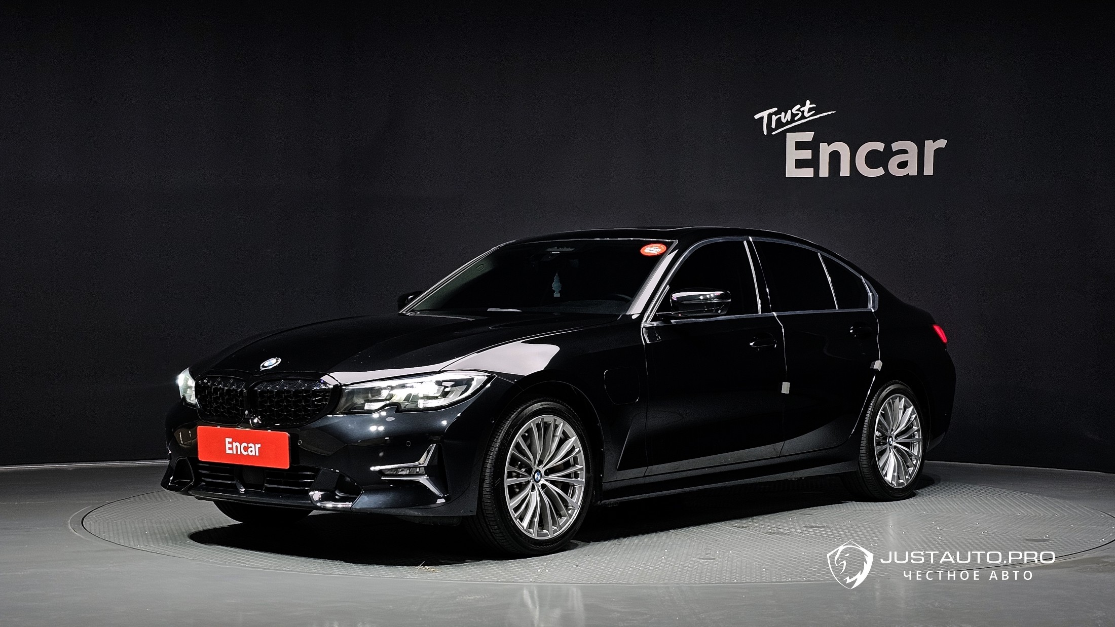 Автомобиль BMW 3-Series
