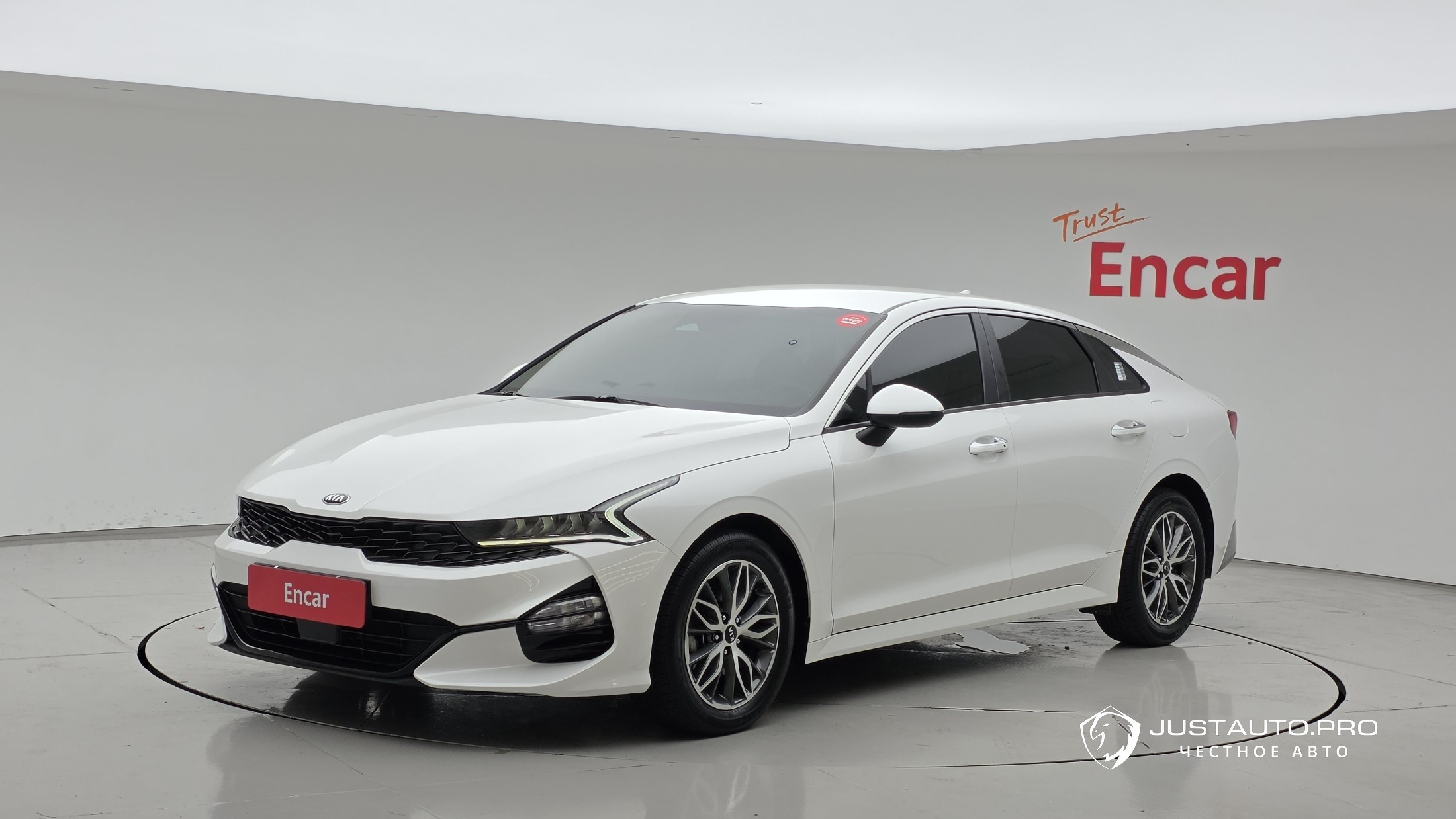 Автомобиль Kia K5