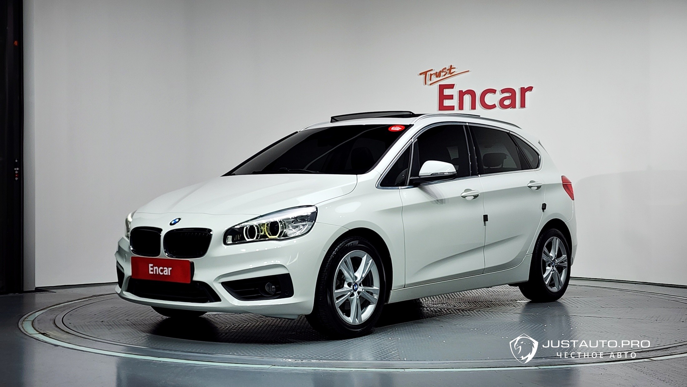 Автомобиль BMW 2-Series
