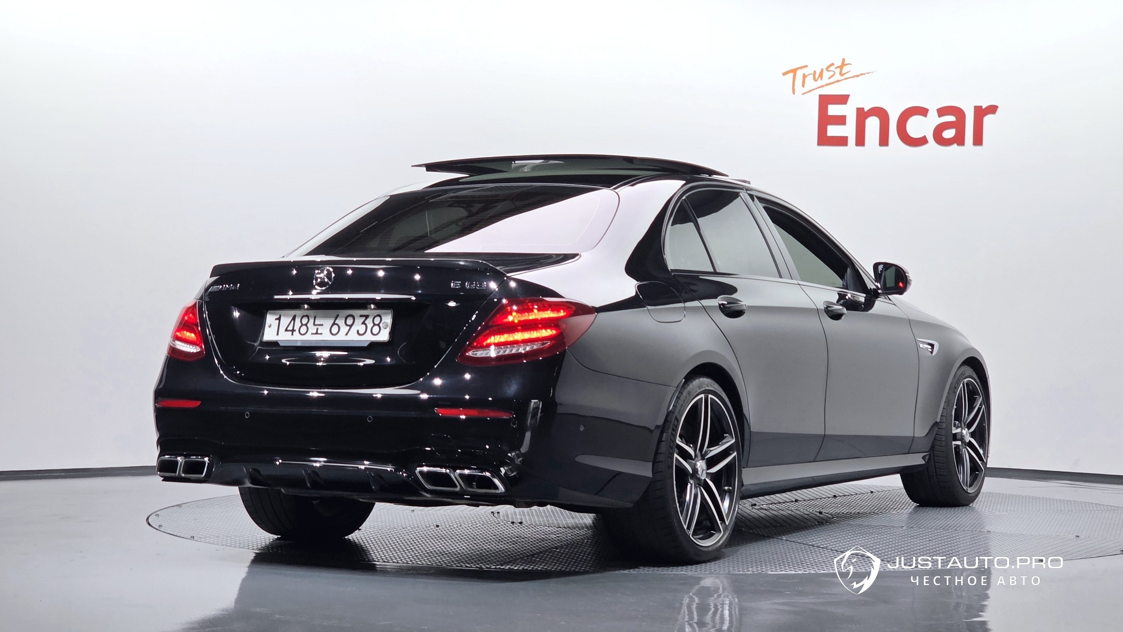 Автомобиль Mercedes-Benz E-Class