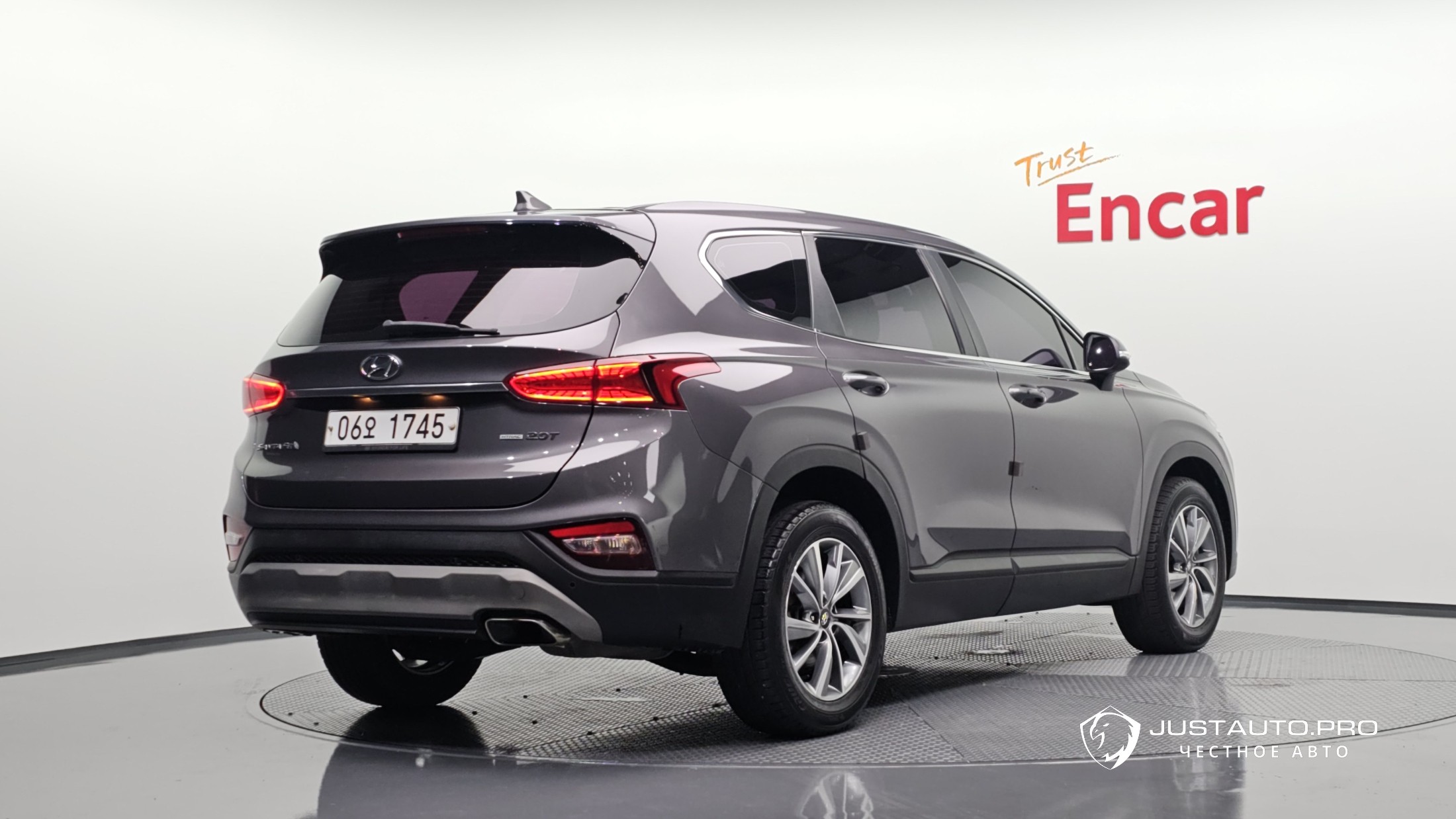 Автомобиль Hyundai Santafe