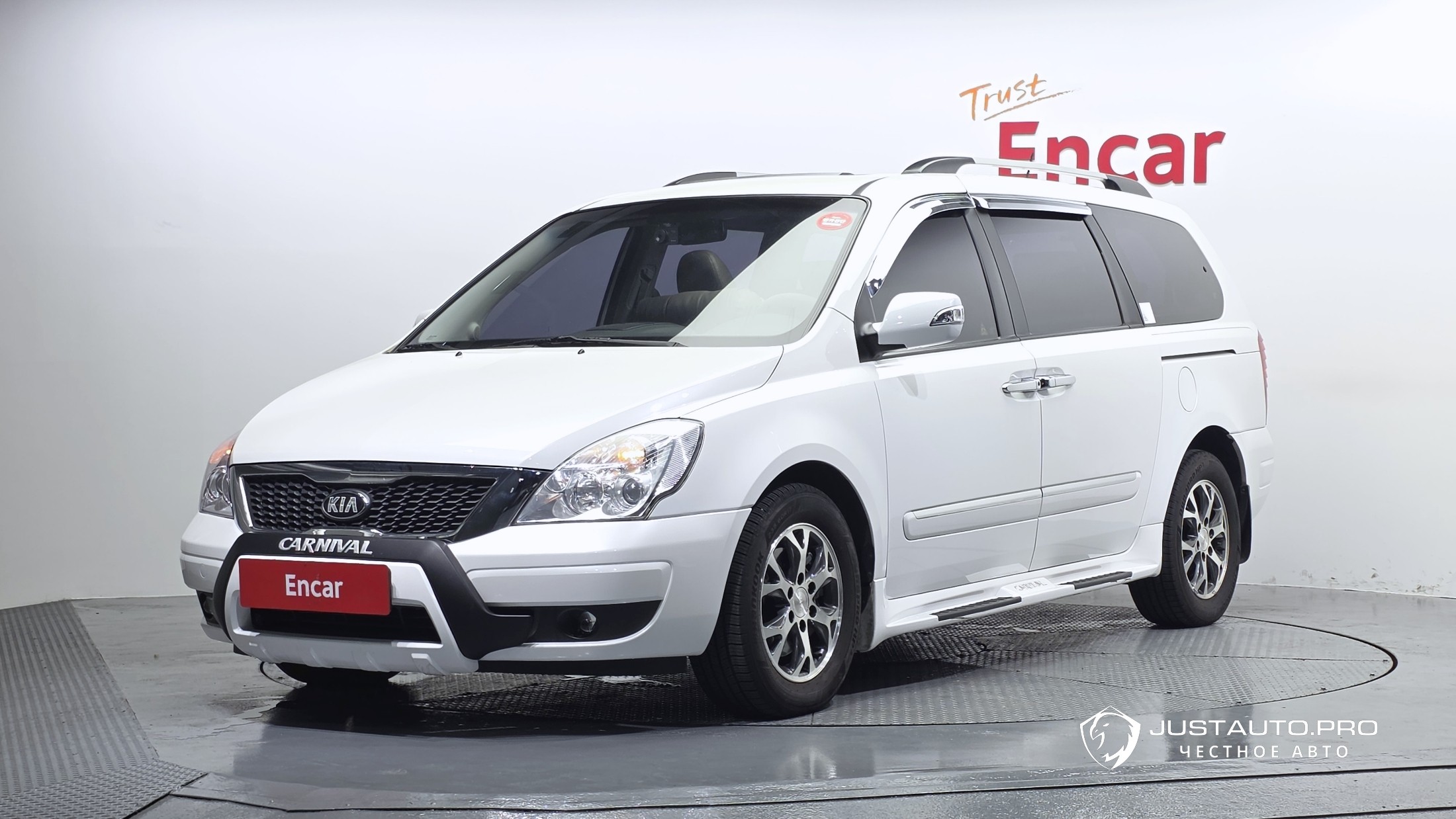 Автомобиль Kia Canival