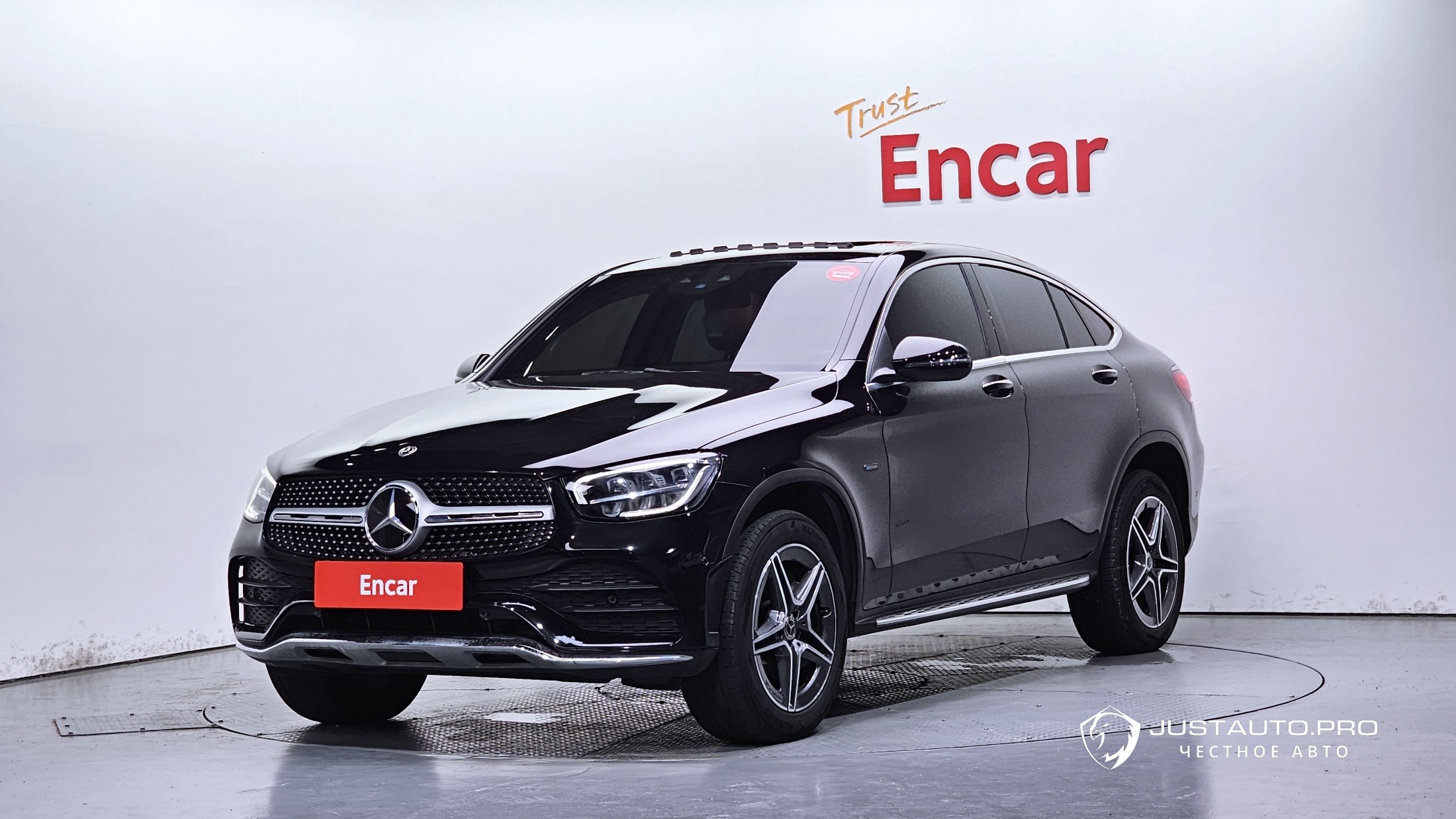 Автомобиль Mercedes-Benz GLC-Class