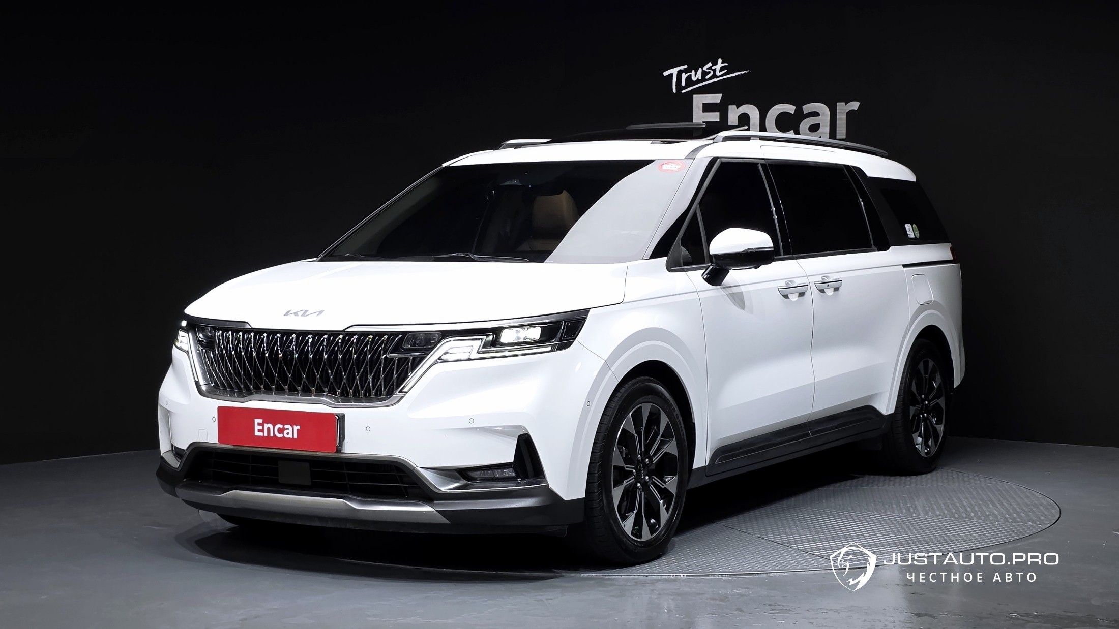 Автомобиль Kia Canival