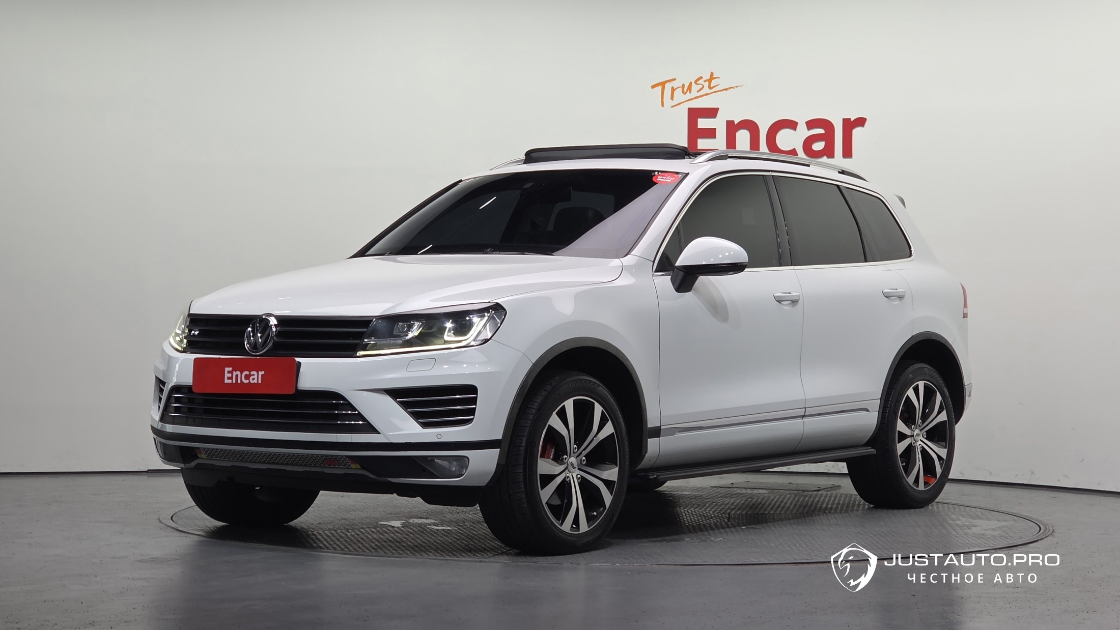Автомобиль Volkswagen Touareg