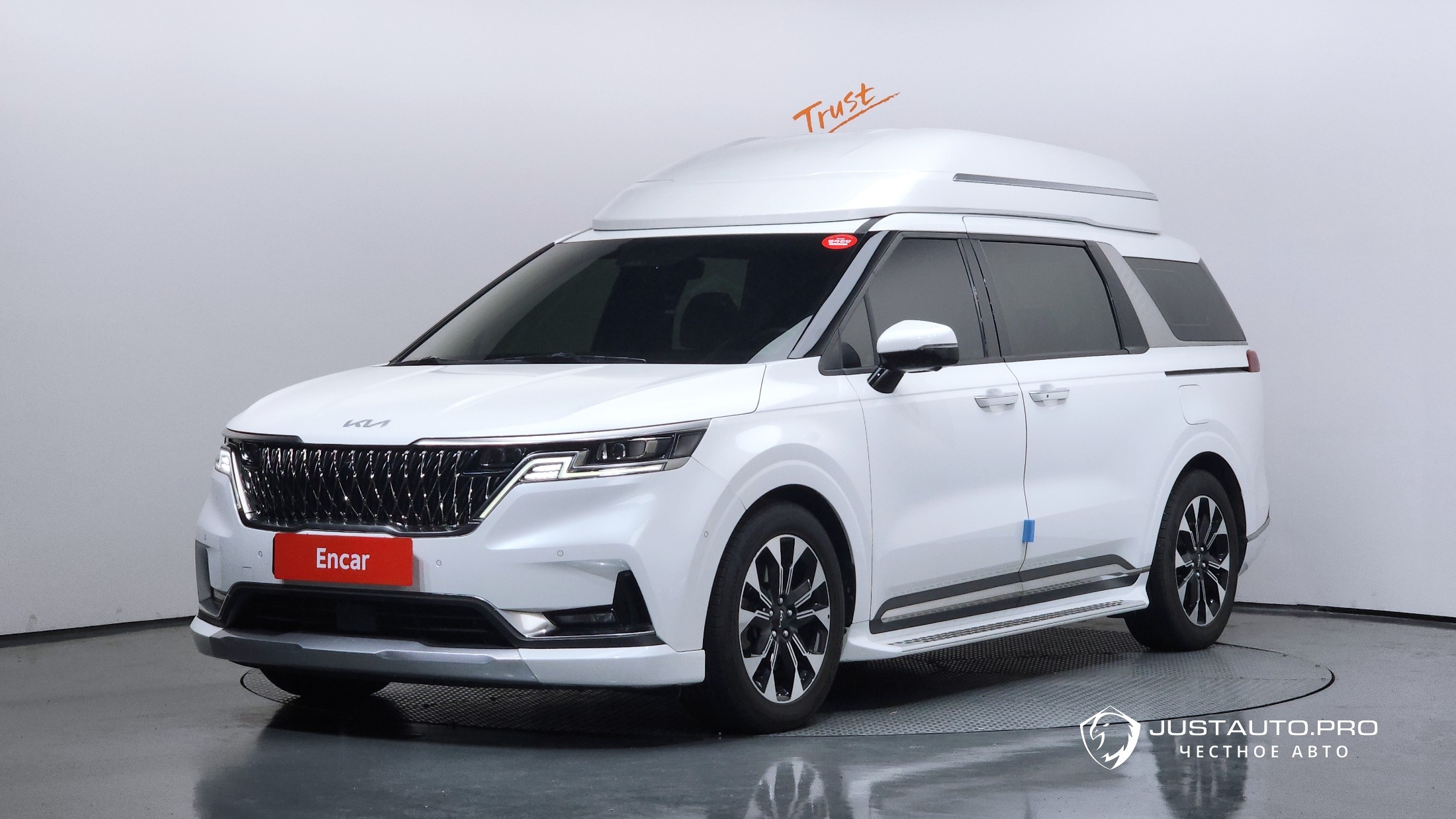 Автомобиль Kia Canival