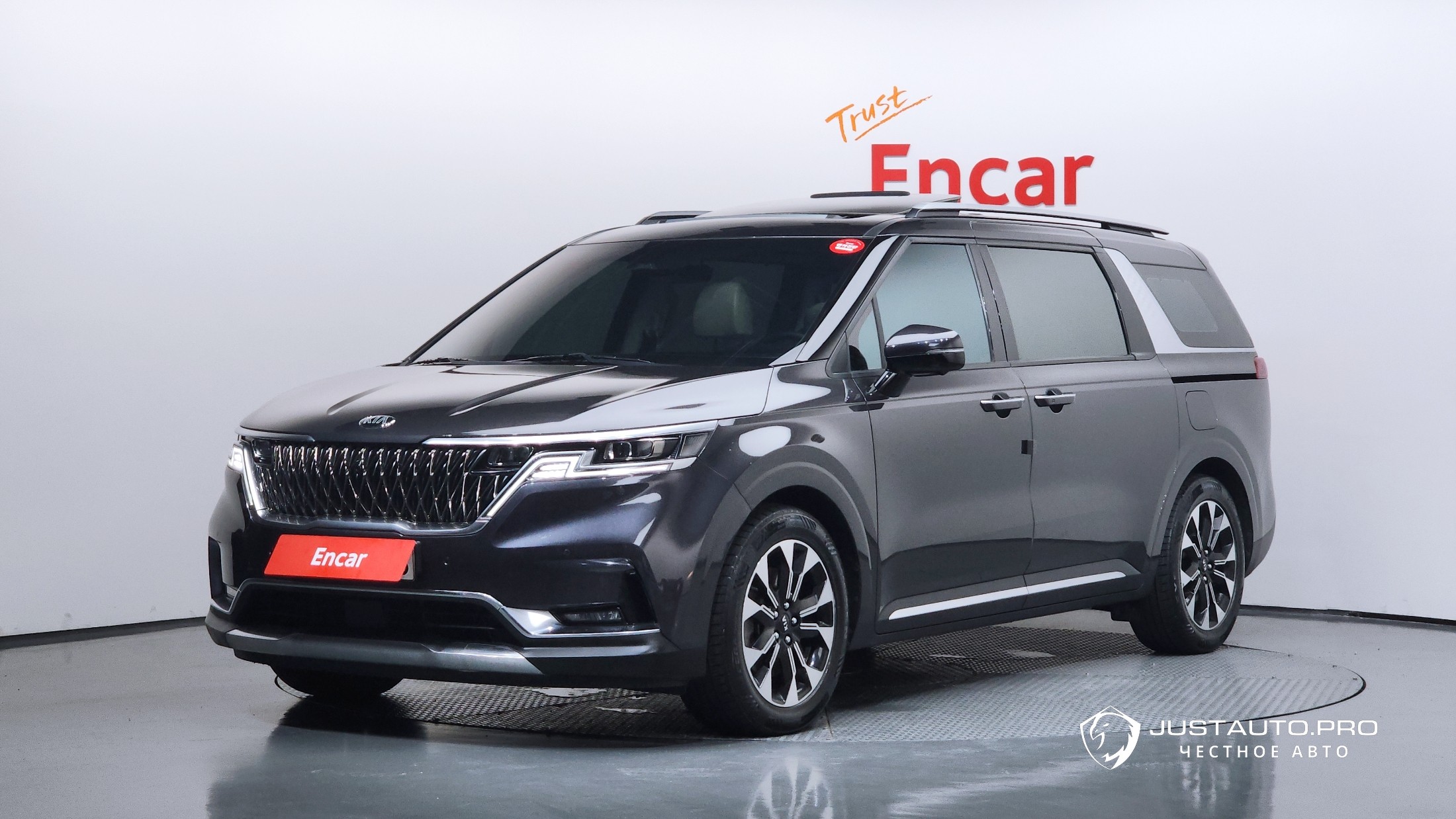 Автомобиль Kia Canival