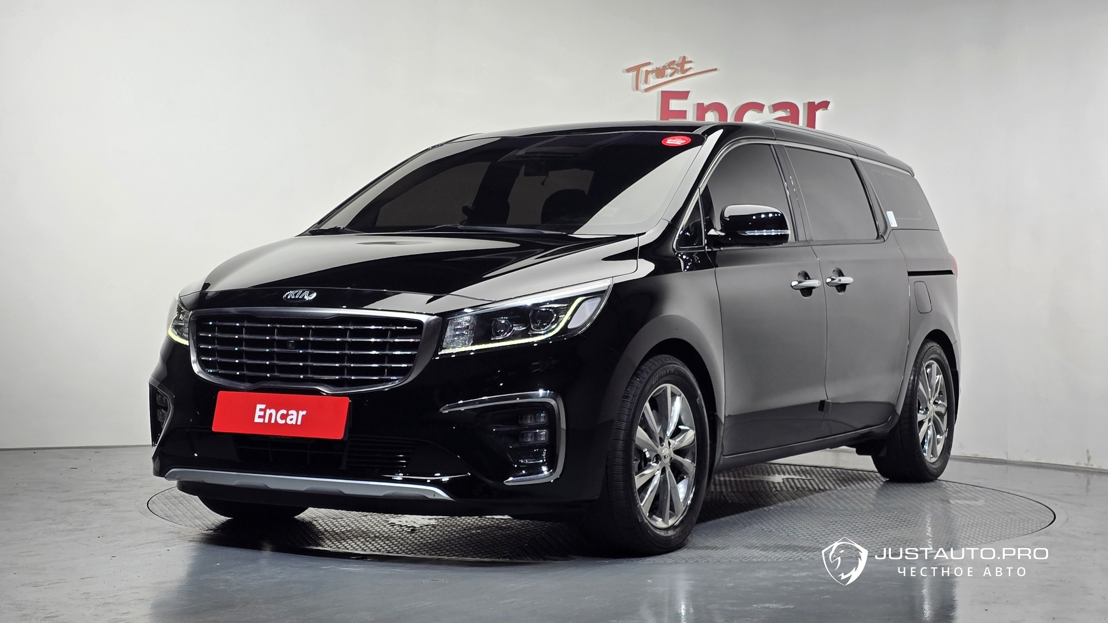 Автомобиль Kia Canival