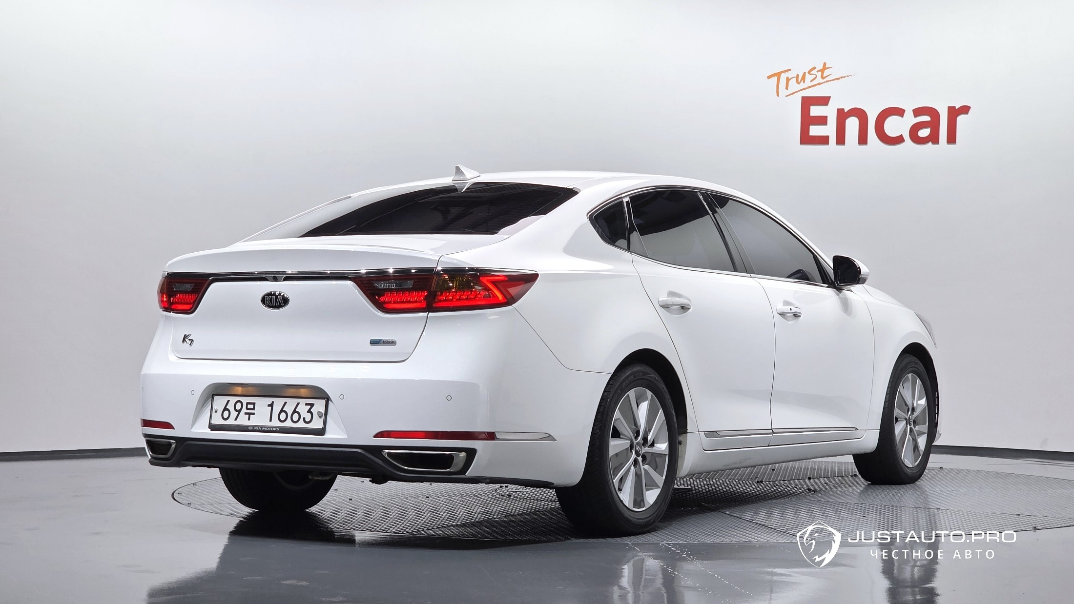 Автомобиль Kia K7