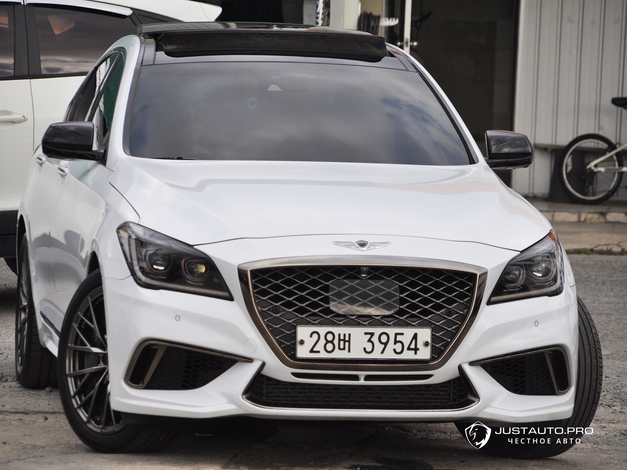 Автомобиль Genesis G80