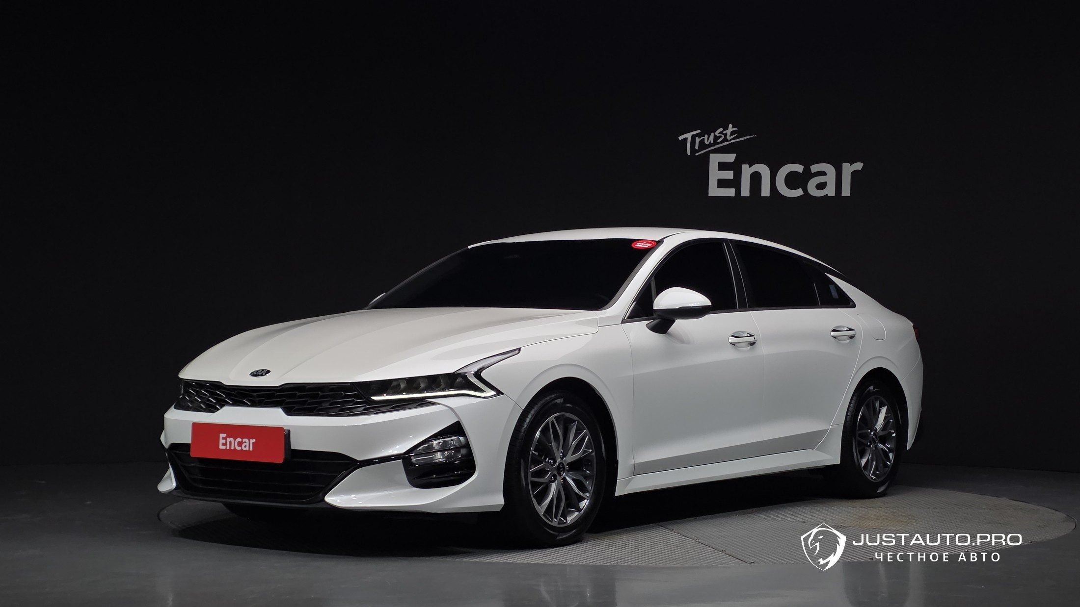 Автомобиль Kia K5
