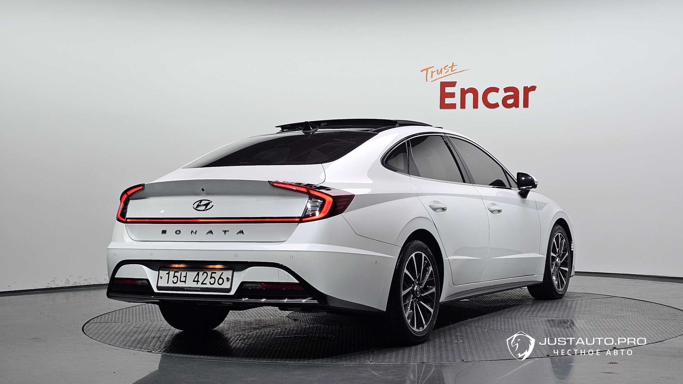 Автомобиль Hyundai Sonata