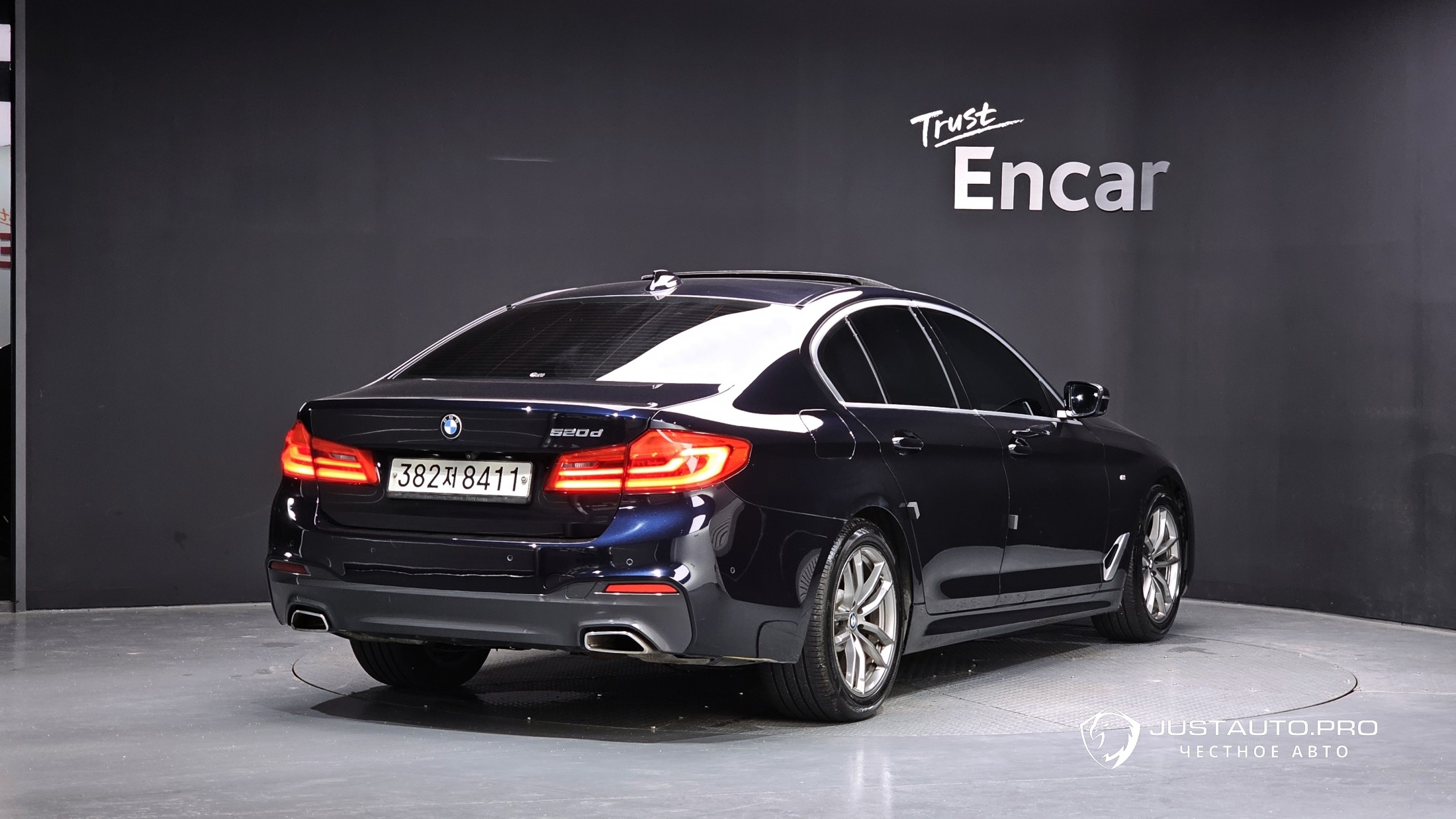 Автомобиль BMW 5-Series