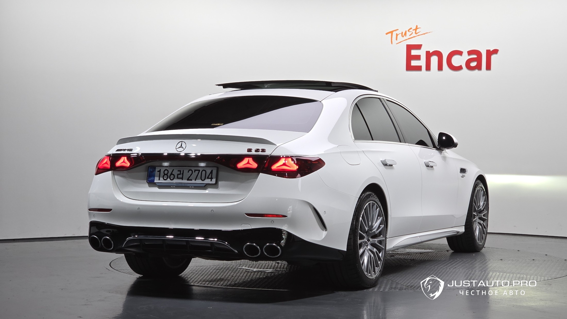 Автомобиль Mercedes-Benz E-Class