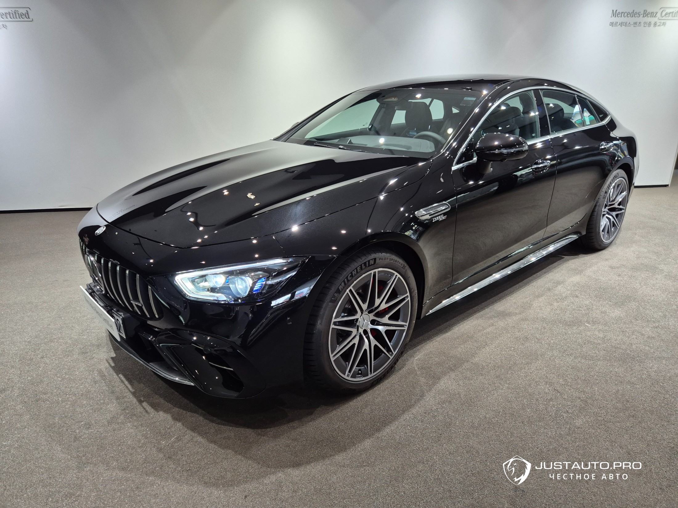Автомобиль Mercedes-Benz AMG GT