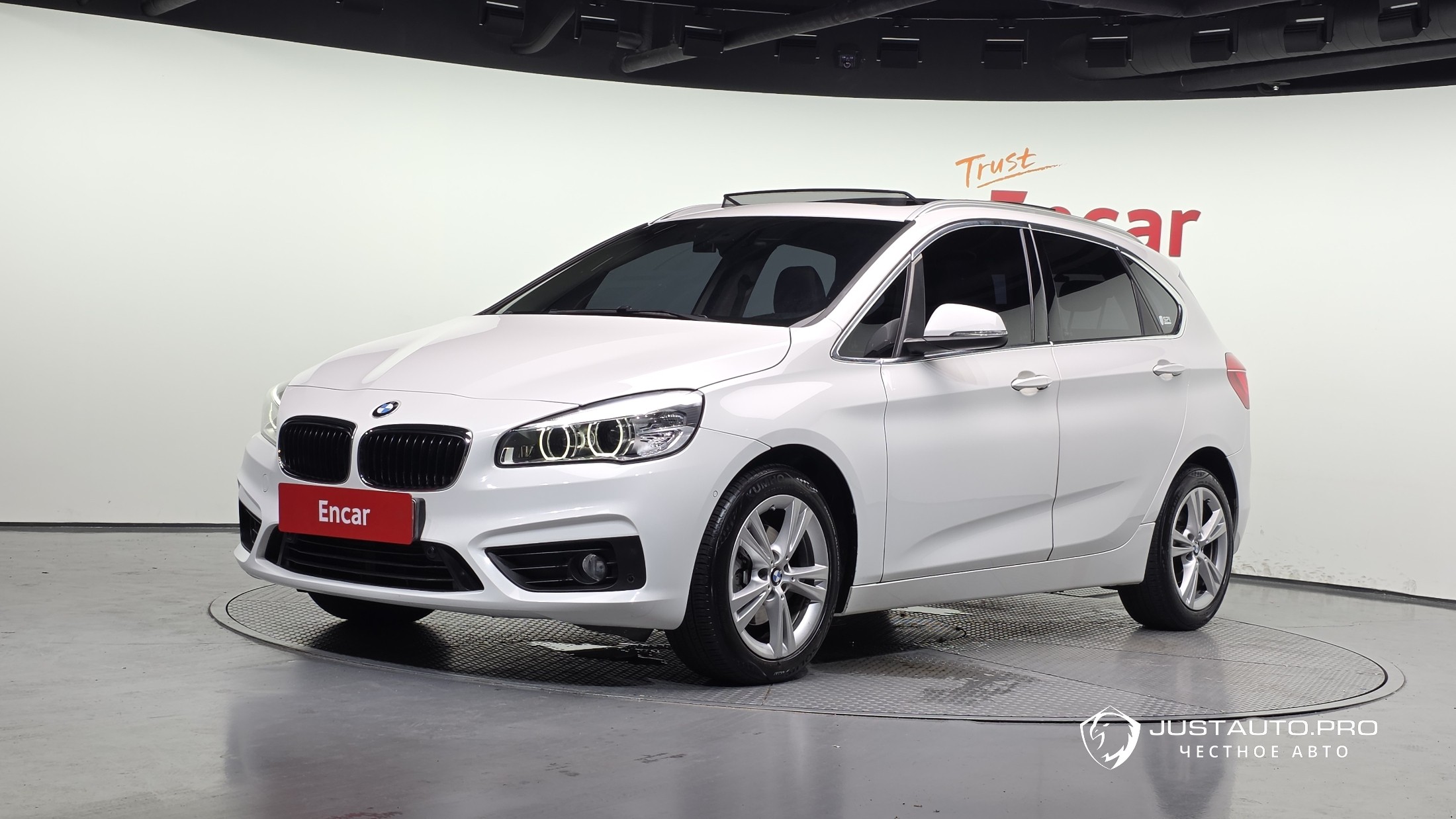 Автомобиль BMW 2-Series