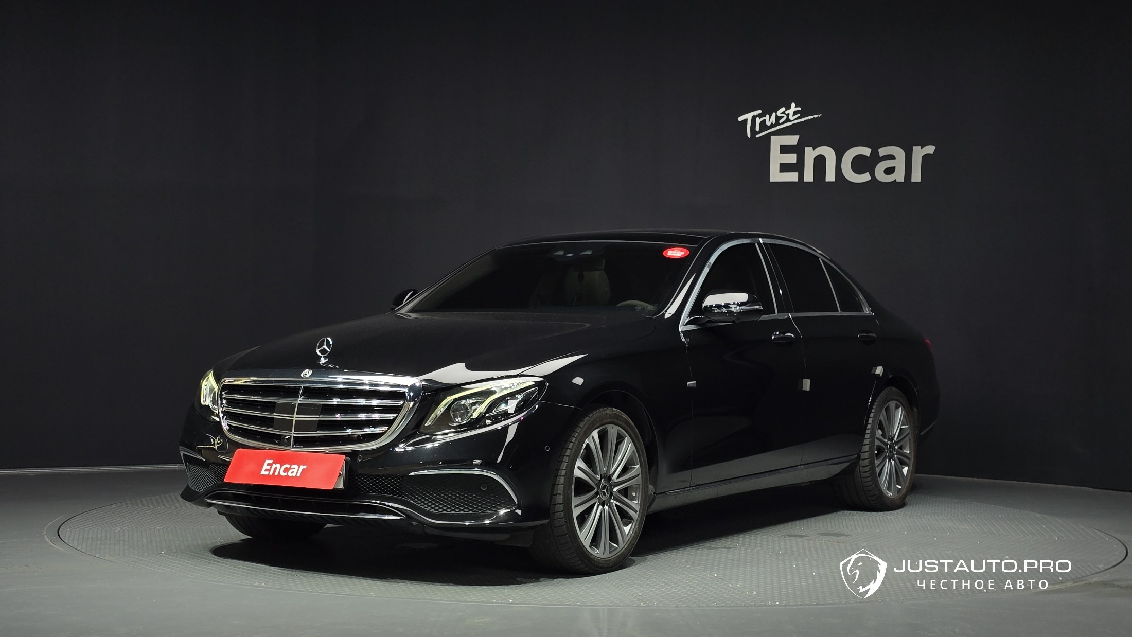 Автомобиль Mercedes-Benz E-Class