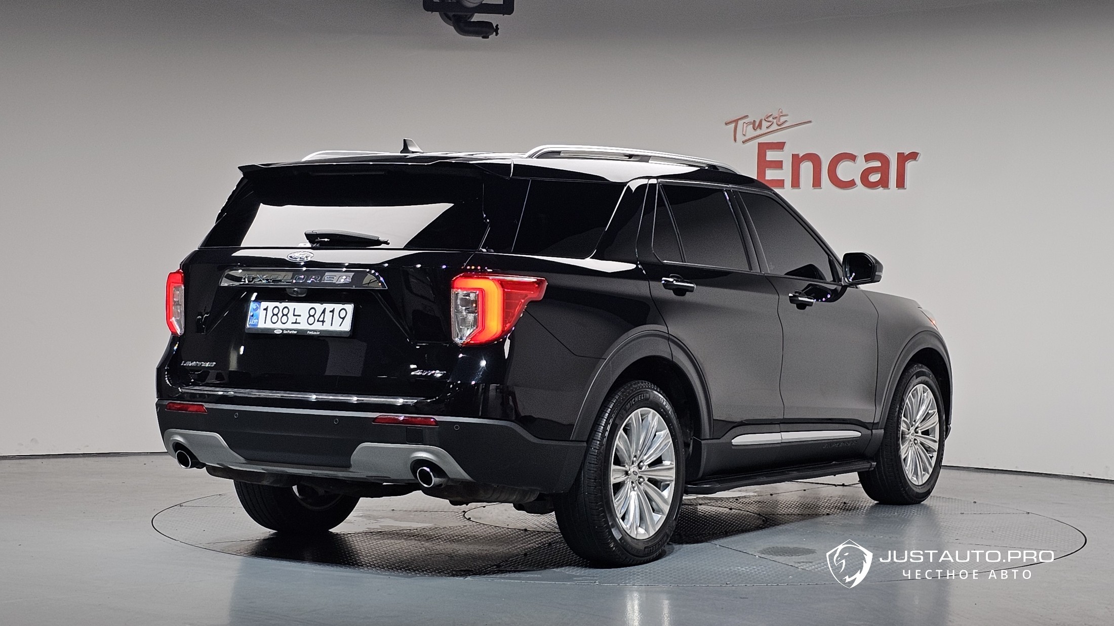 Автомобиль Ford Explorer