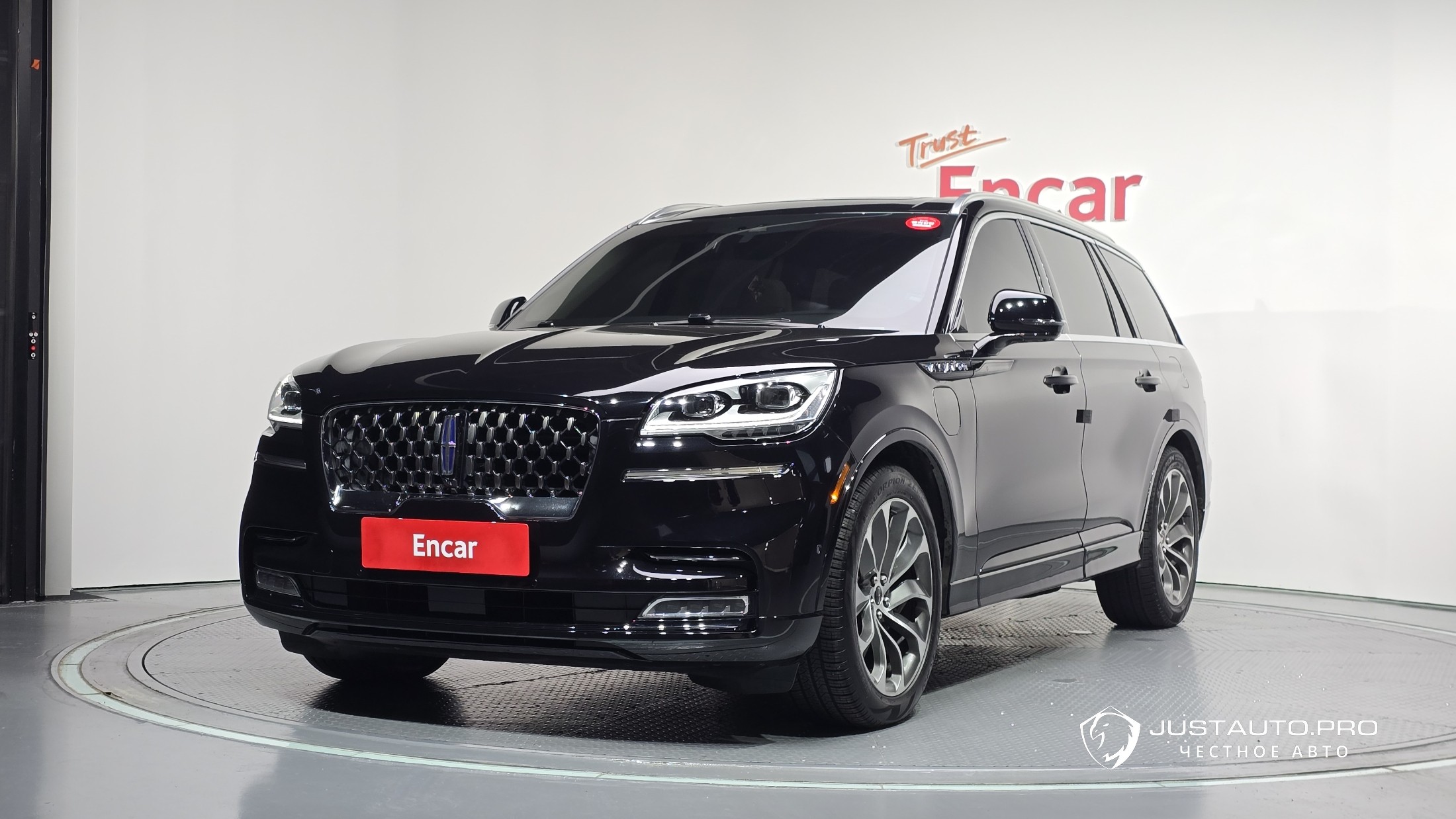 Автомобиль Lincoln Aviator