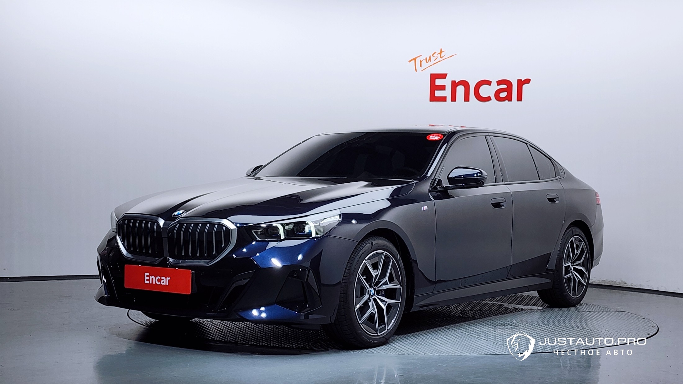 Автомобиль BMW 5-Series
