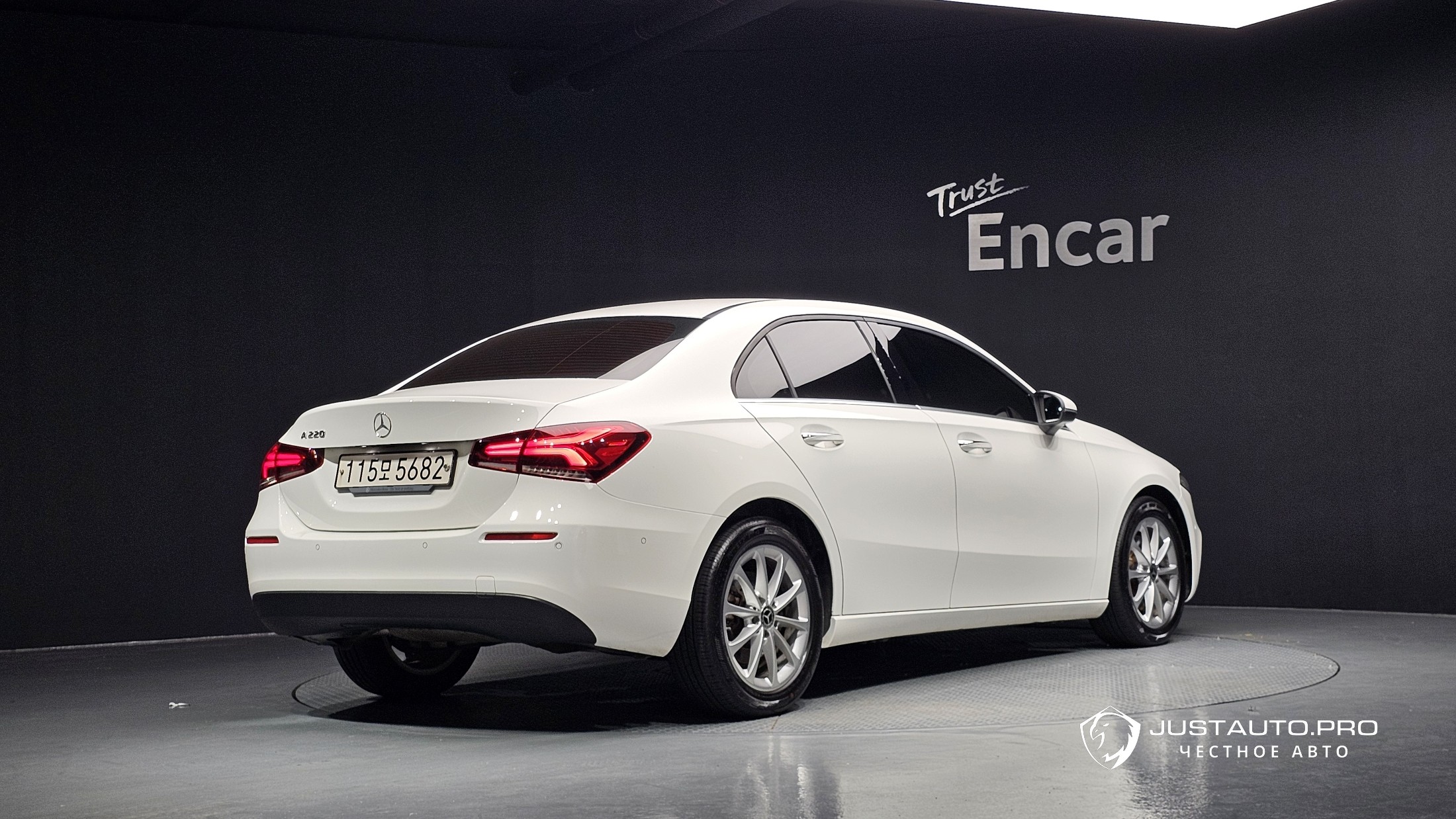 Автомобиль Mercedes-Benz A-Class