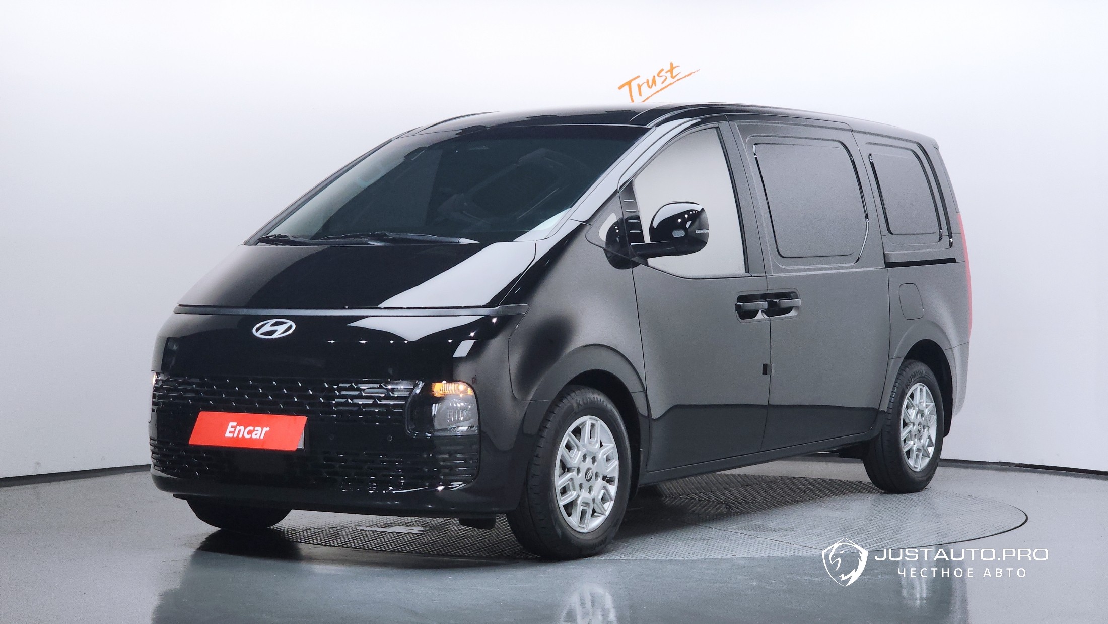 Автомобиль Hyundai Staria