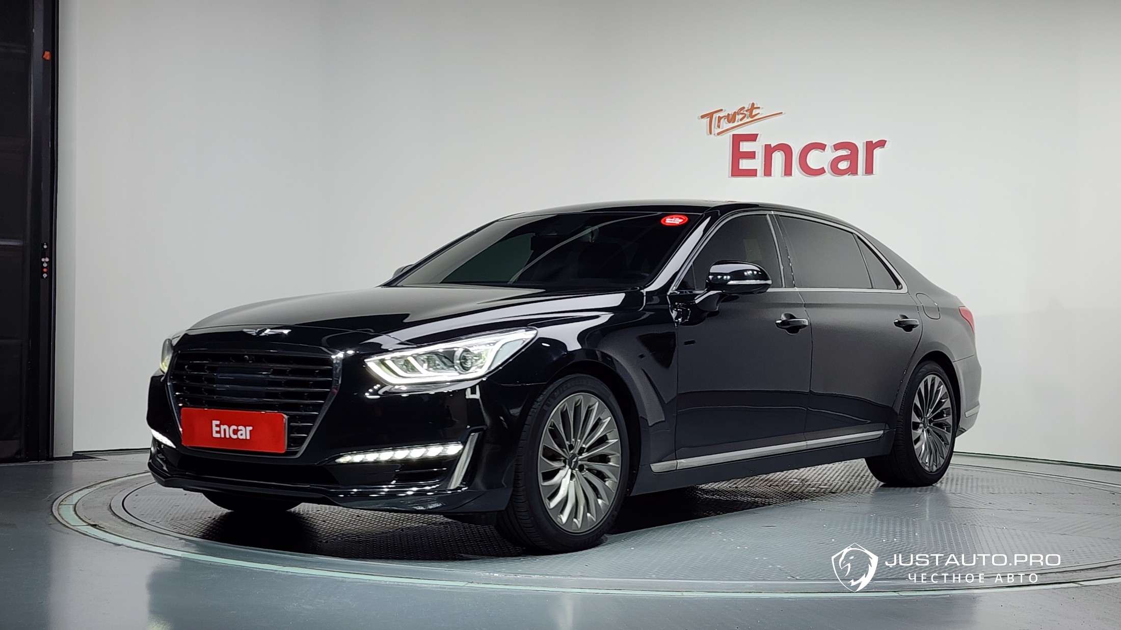 Автомобиль Genesis EQ900