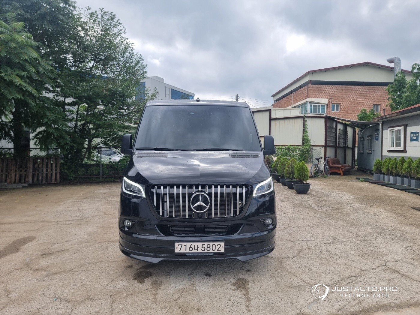 Автомобиль Mercedes-Benz Sprinter