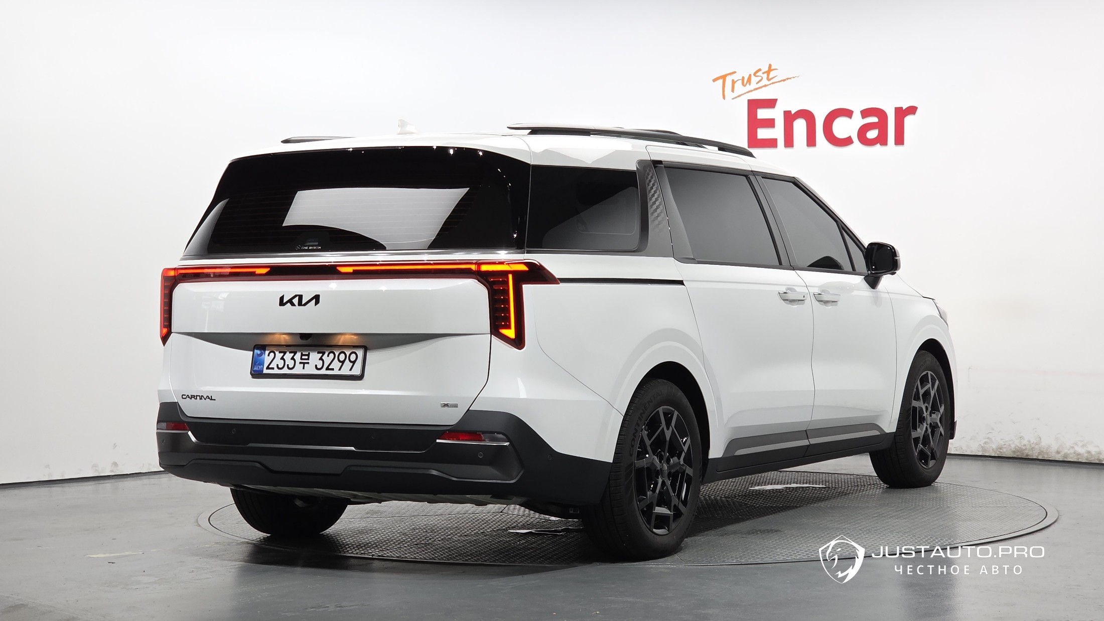 Автомобиль Kia Canival