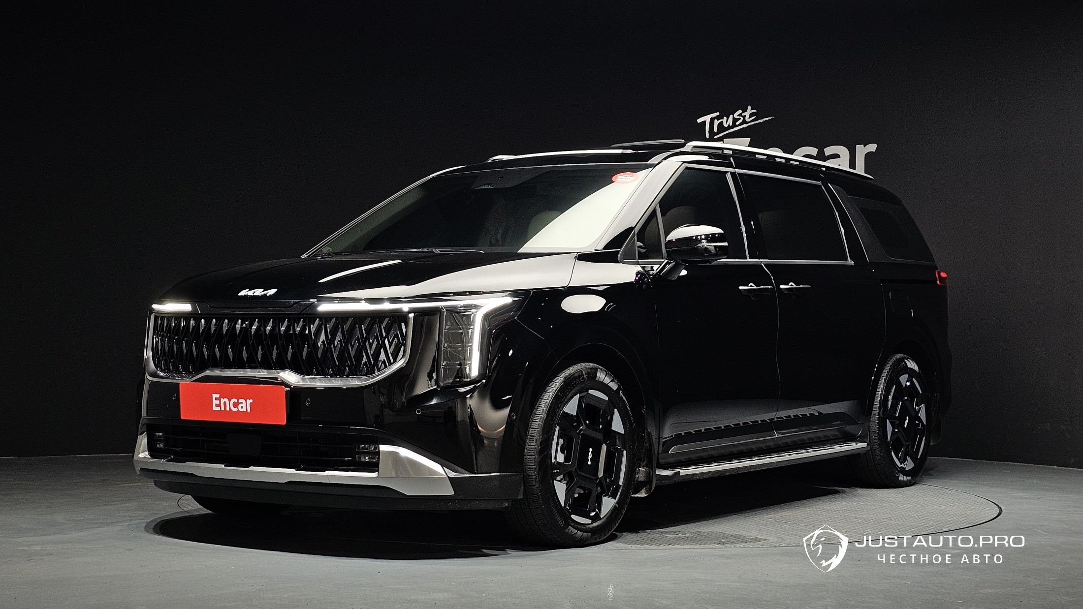 Автомобиль Kia Canival