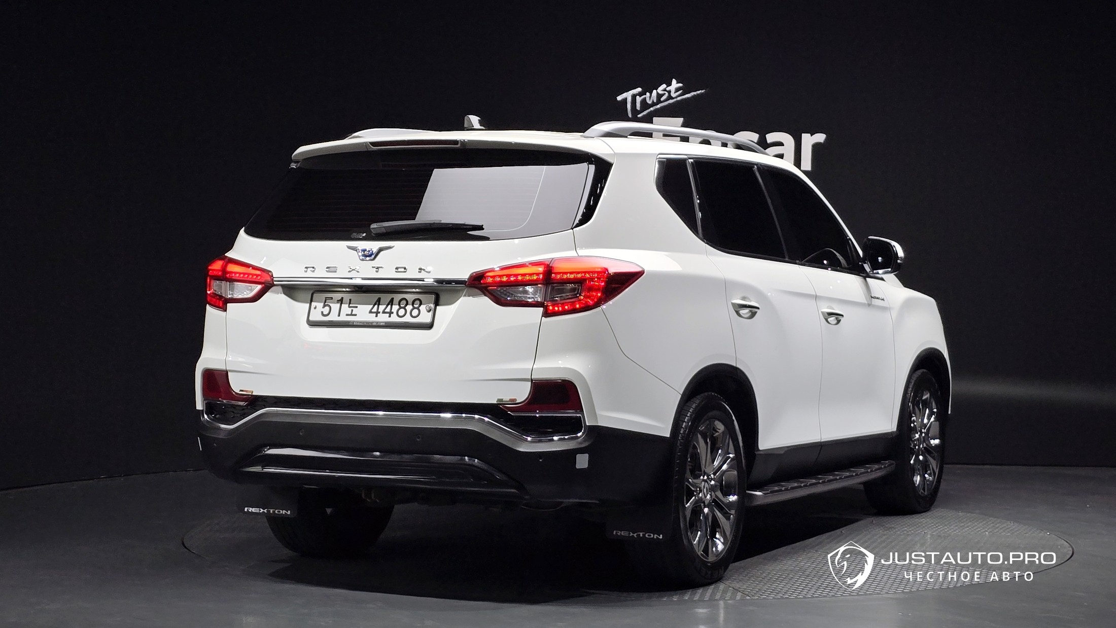 Автомобиль KG_Mobility_Ssangyong Rexton