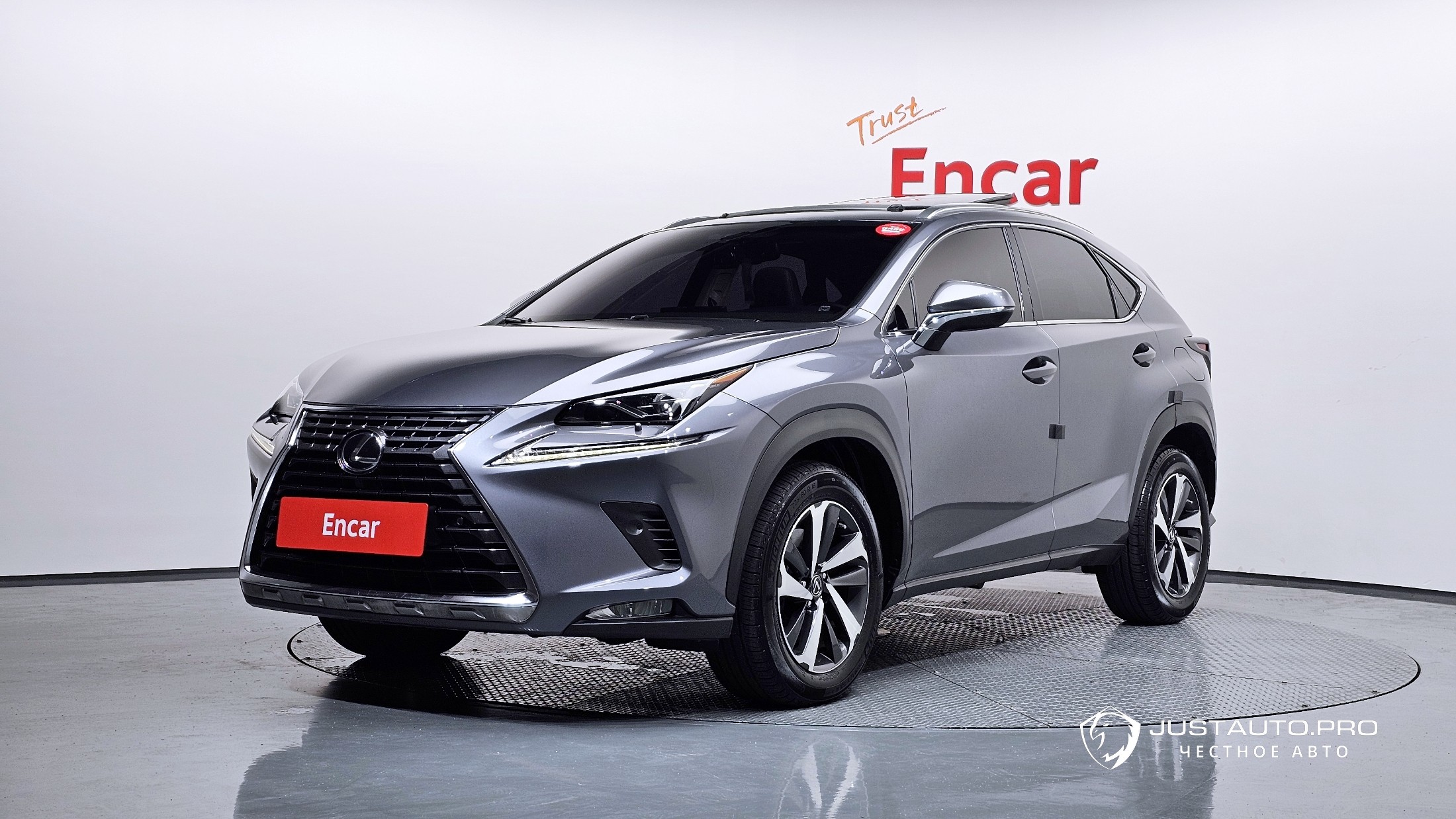 Автомобиль Lexus NX