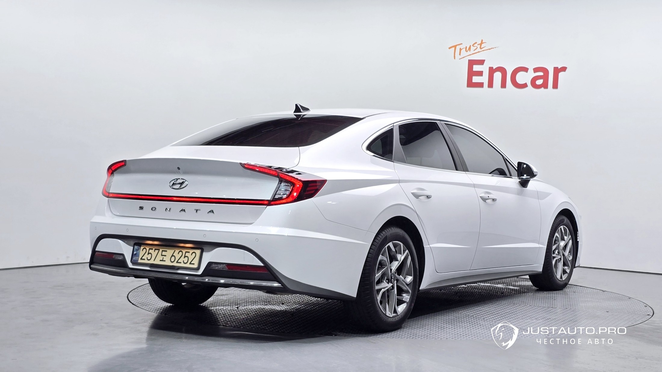 Автомобиль Hyundai Sonata